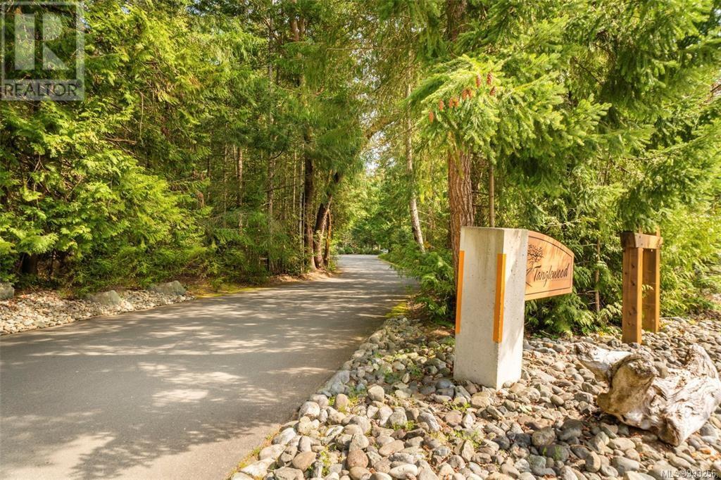 65 1059 Tanglewood Pl, Parksville real estate listing 993256