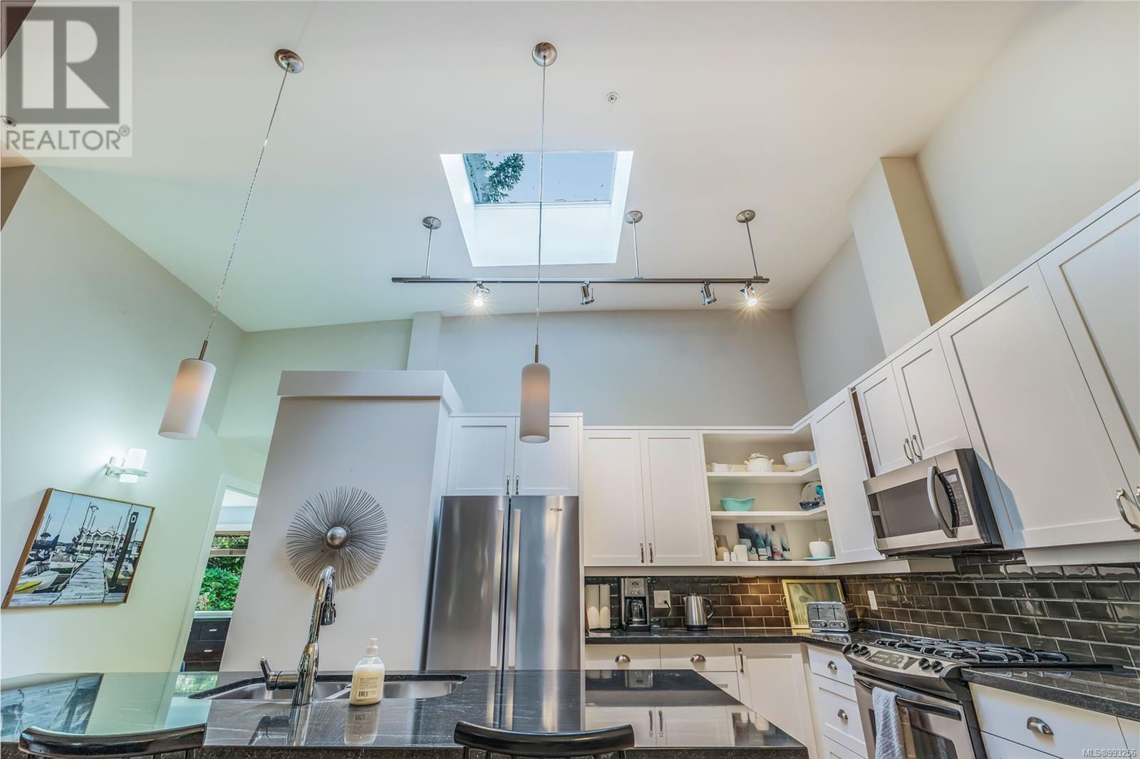 65 1059 Tanglewood Pl, Parksville real estate listing 993256