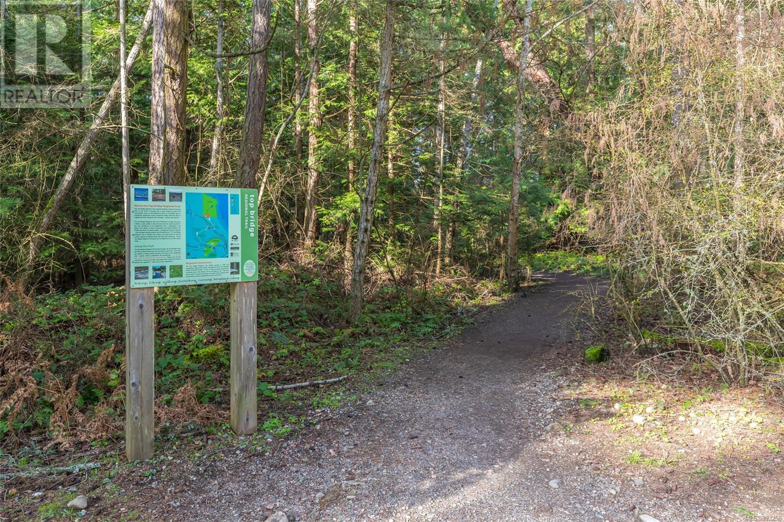 65 1059 Tanglewood Pl, Parksville real estate listing 993256