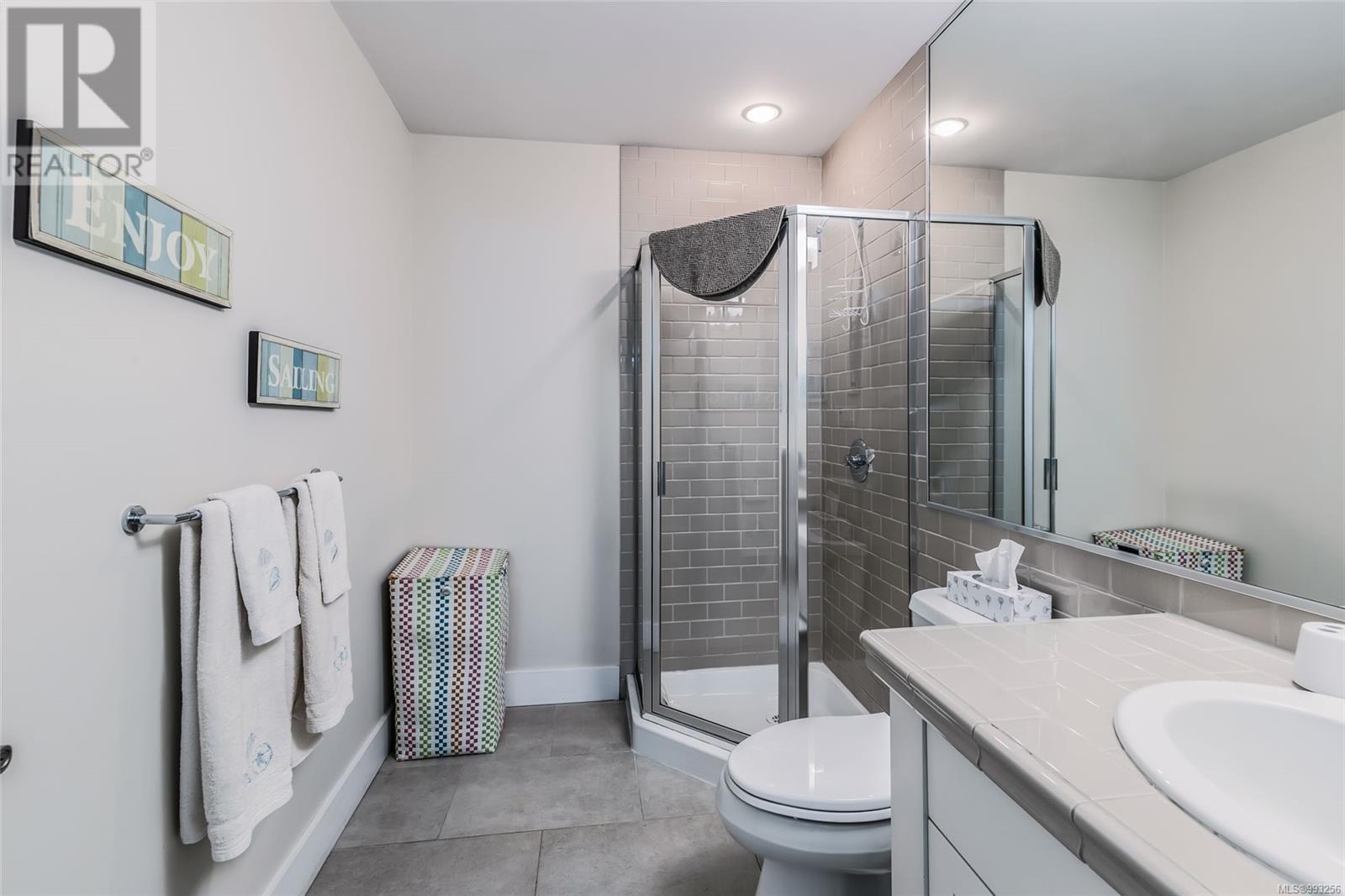 65 1059 Tanglewood Pl, Parksville real estate listing 993256