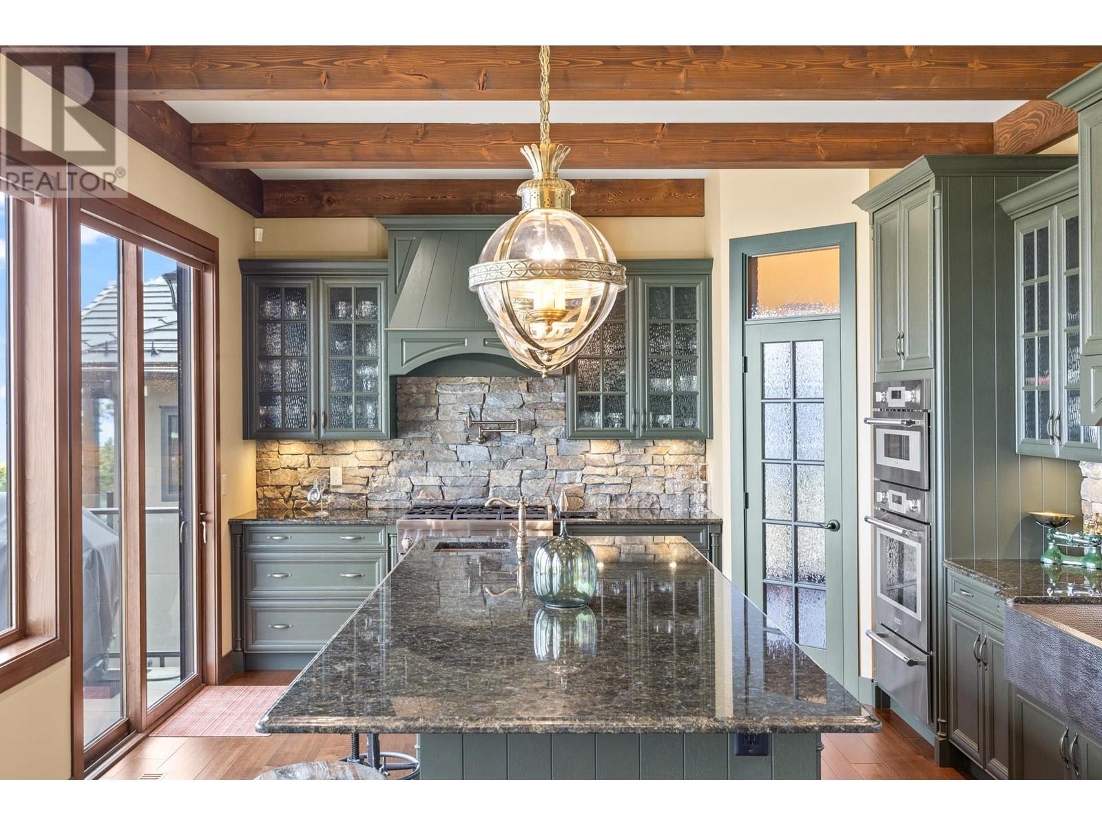  6166 Seymoure Avenue, Peachland