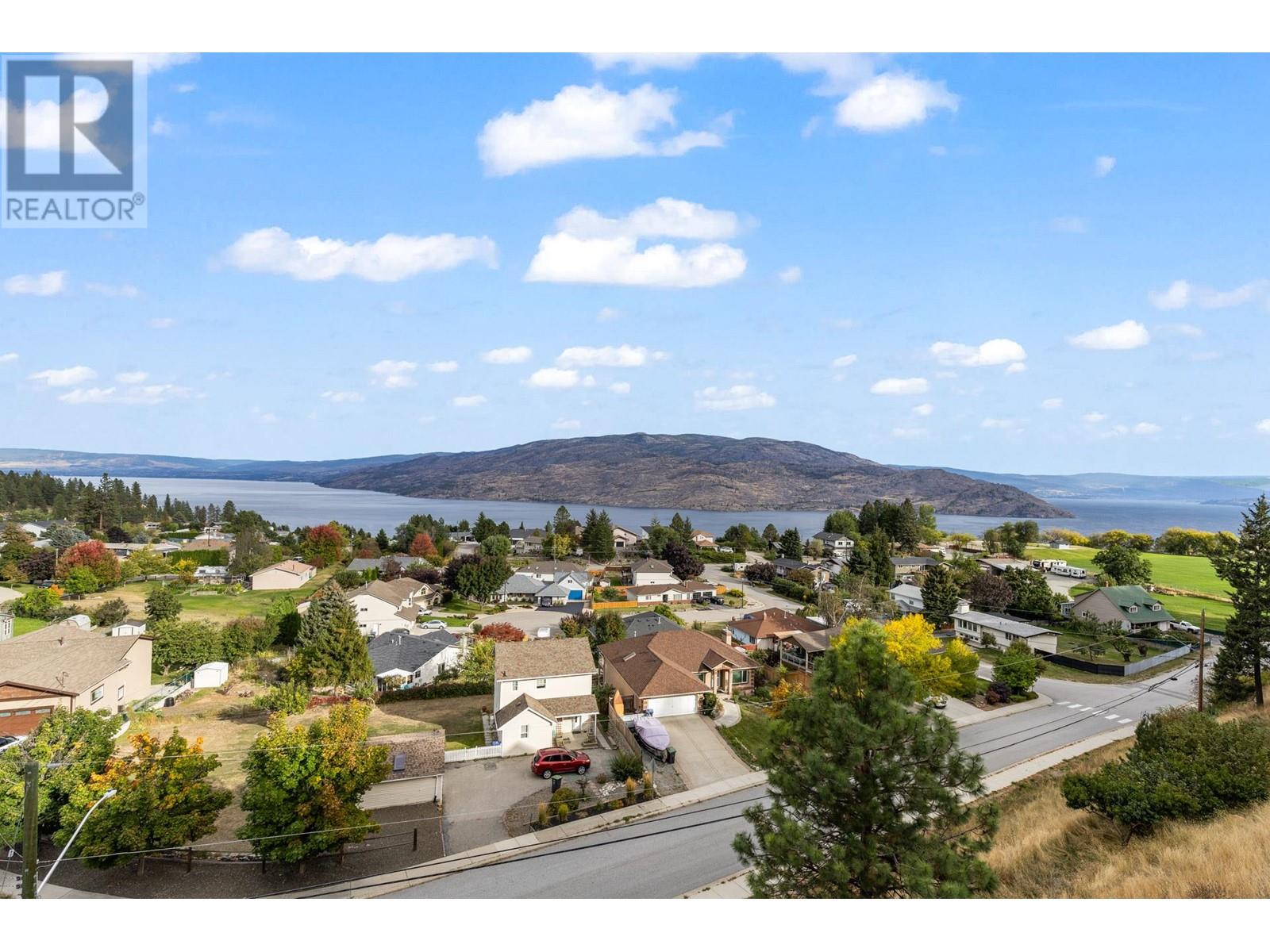  6166 Seymoure Avenue, Peachland