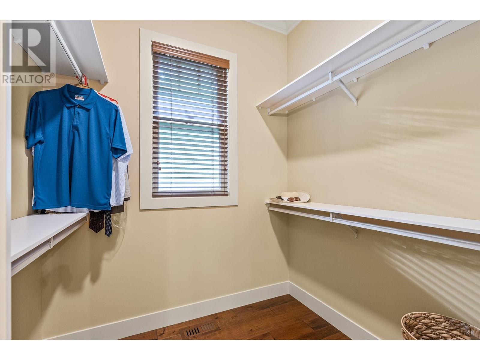  6166 Seymoure Avenue, Peachland