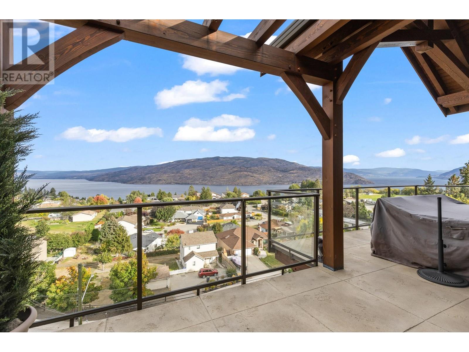  6166 Seymoure Avenue, Peachland