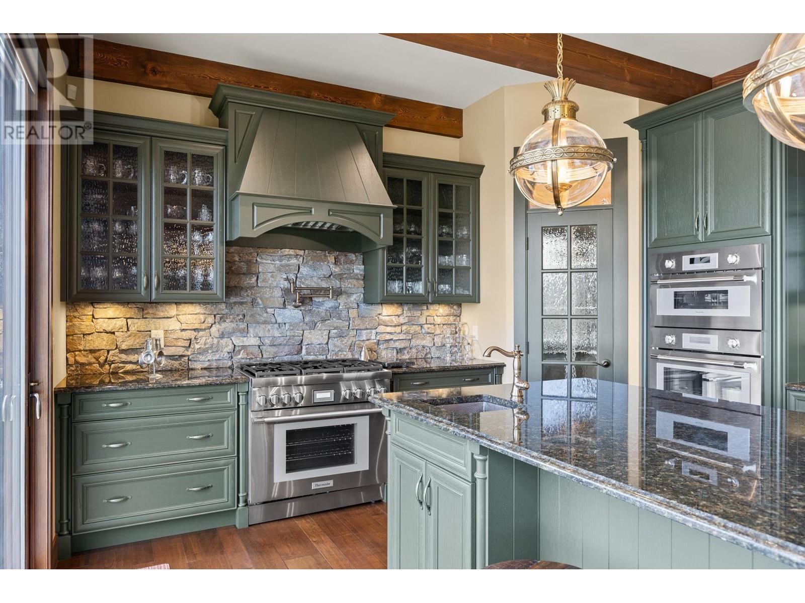  6166 Seymoure Avenue, Peachland