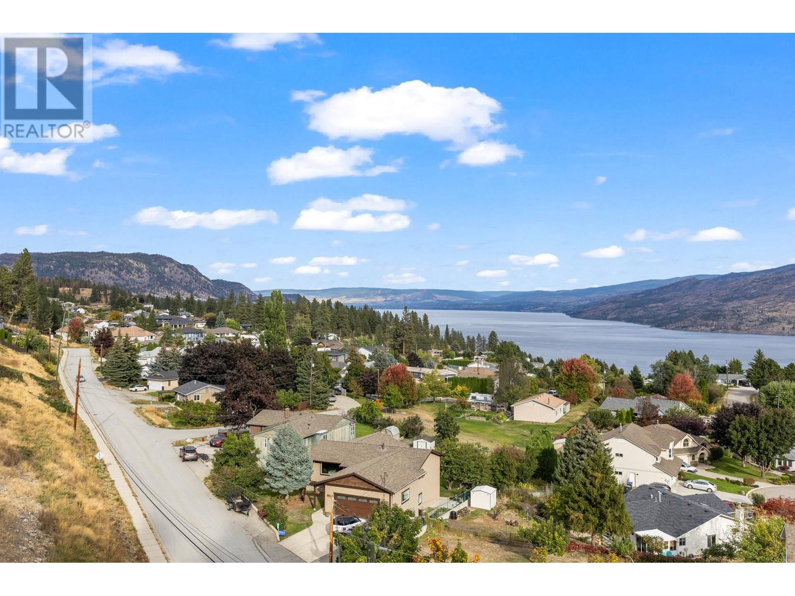  6166 Seymoure Avenue, Peachland