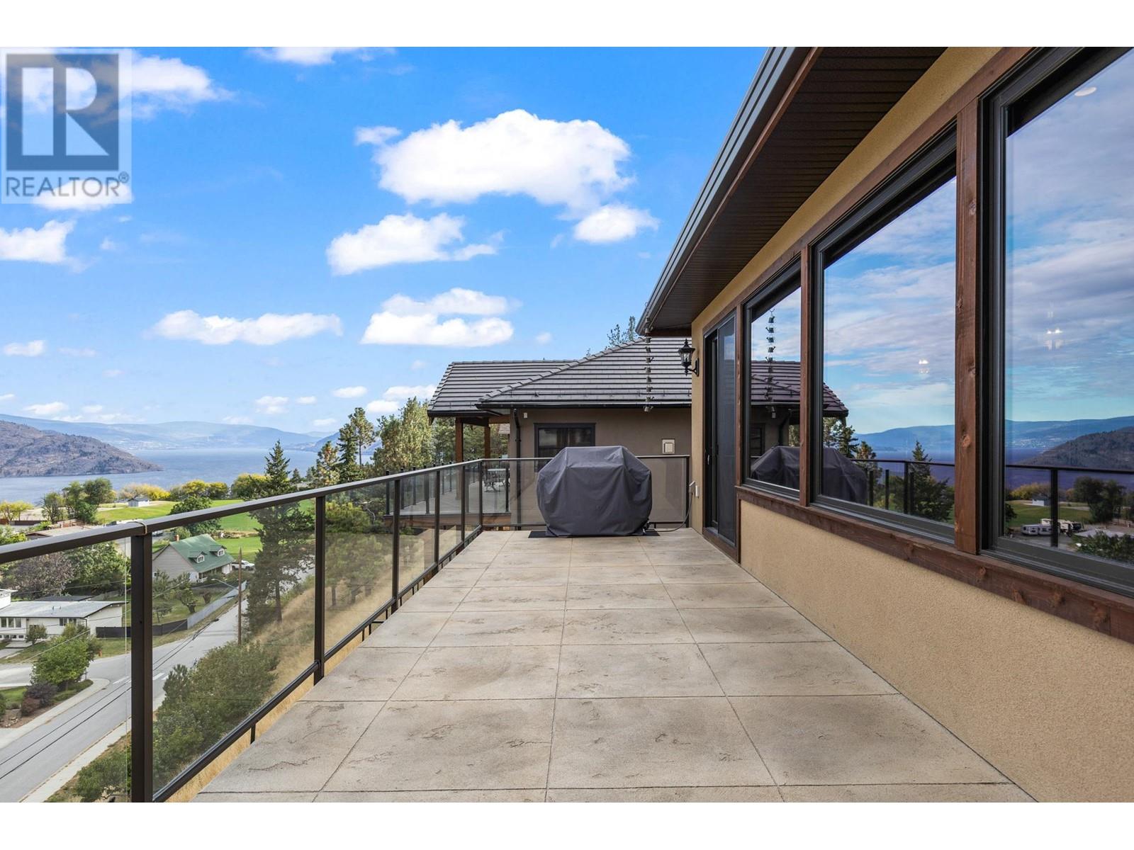  6166 Seymoure Avenue, Peachland