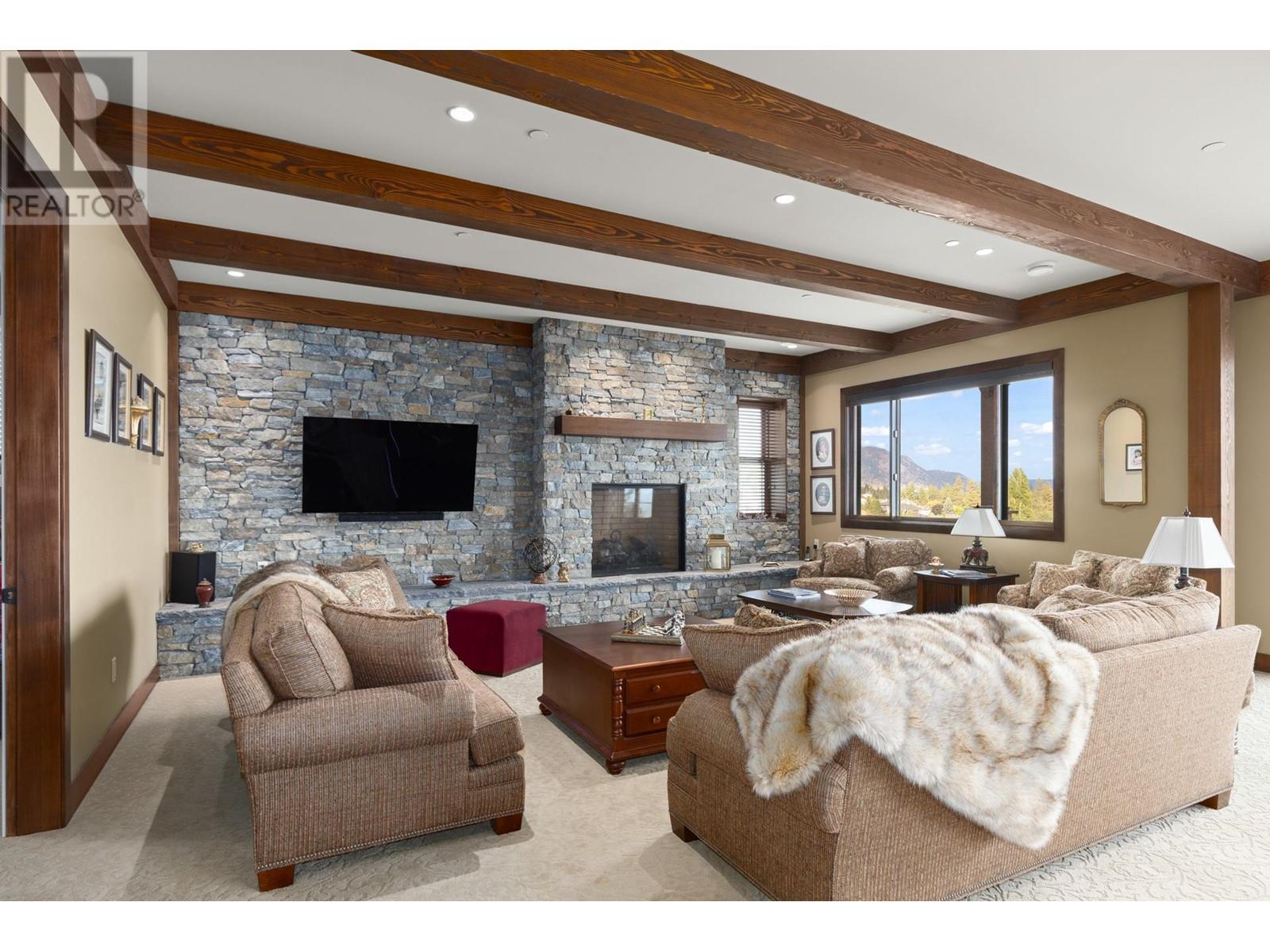  6166 Seymoure Avenue, Peachland