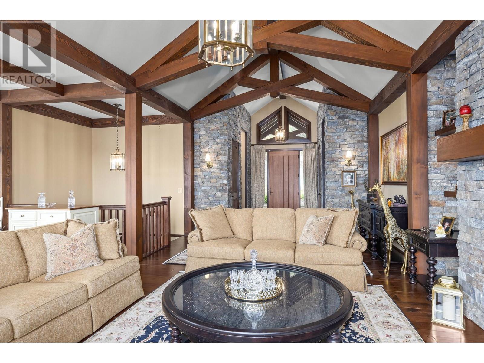  6166 Seymoure Avenue, Peachland