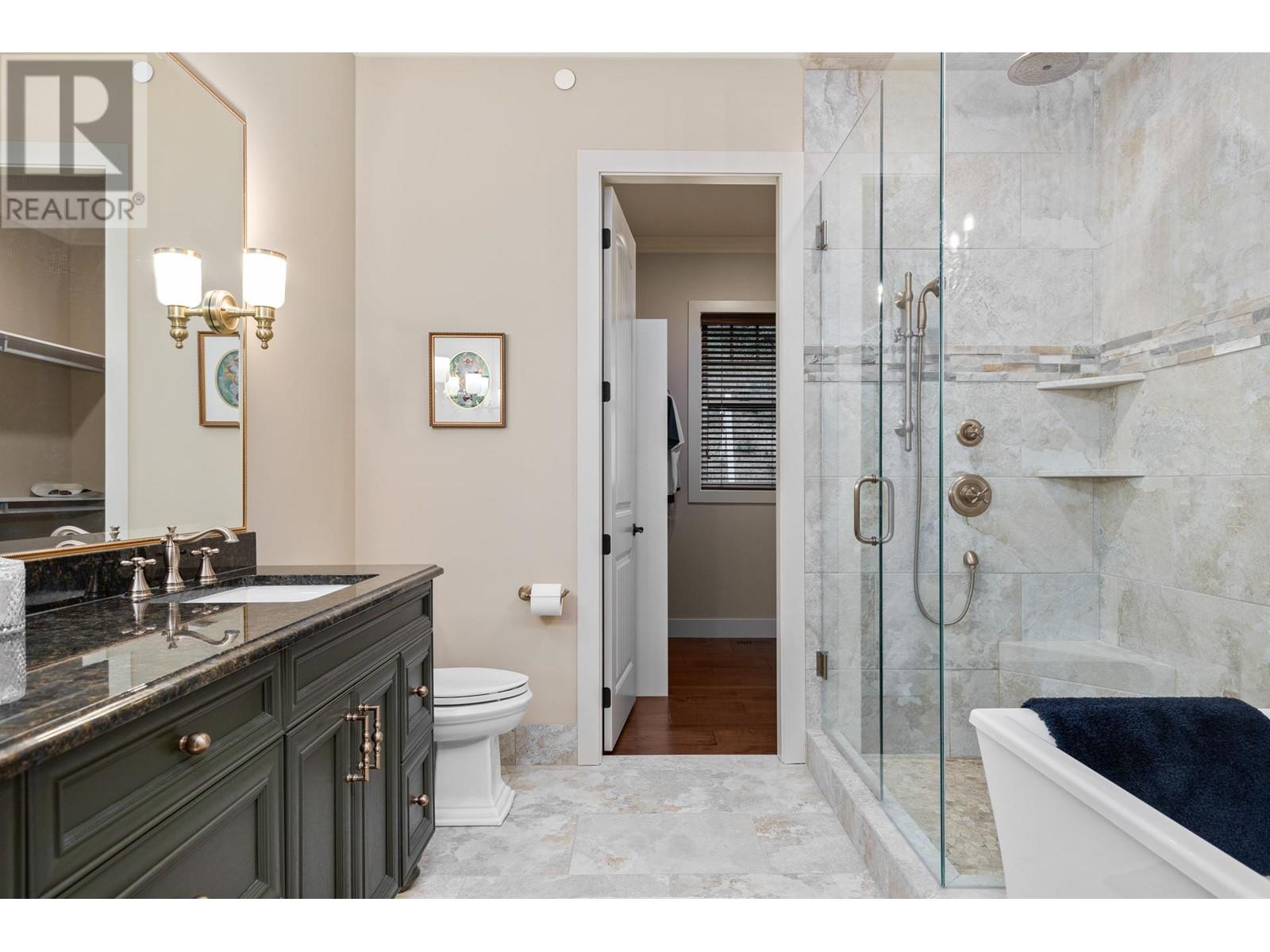  6166 Seymoure Avenue, Peachland