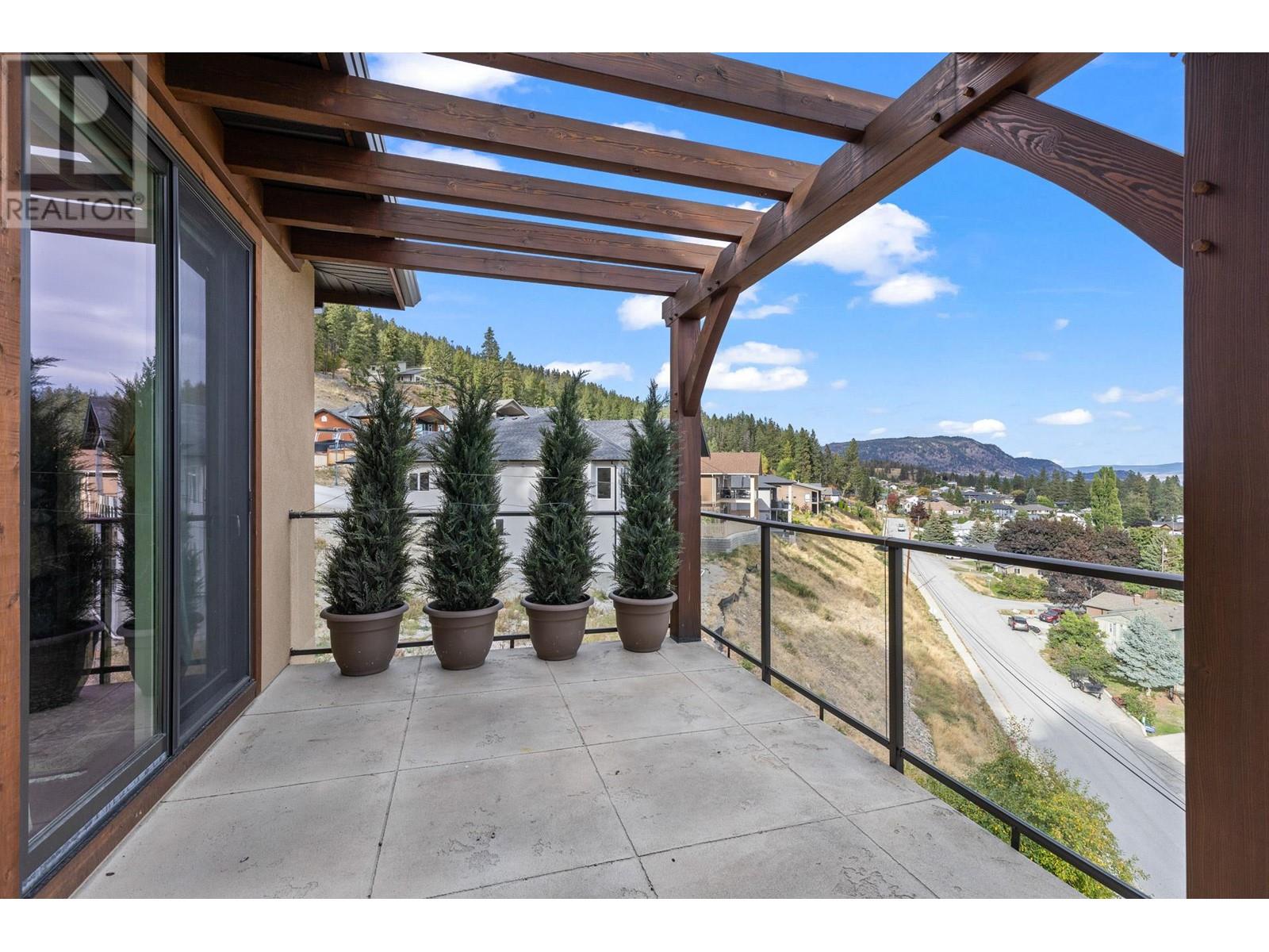  6166 Seymoure Avenue, Peachland