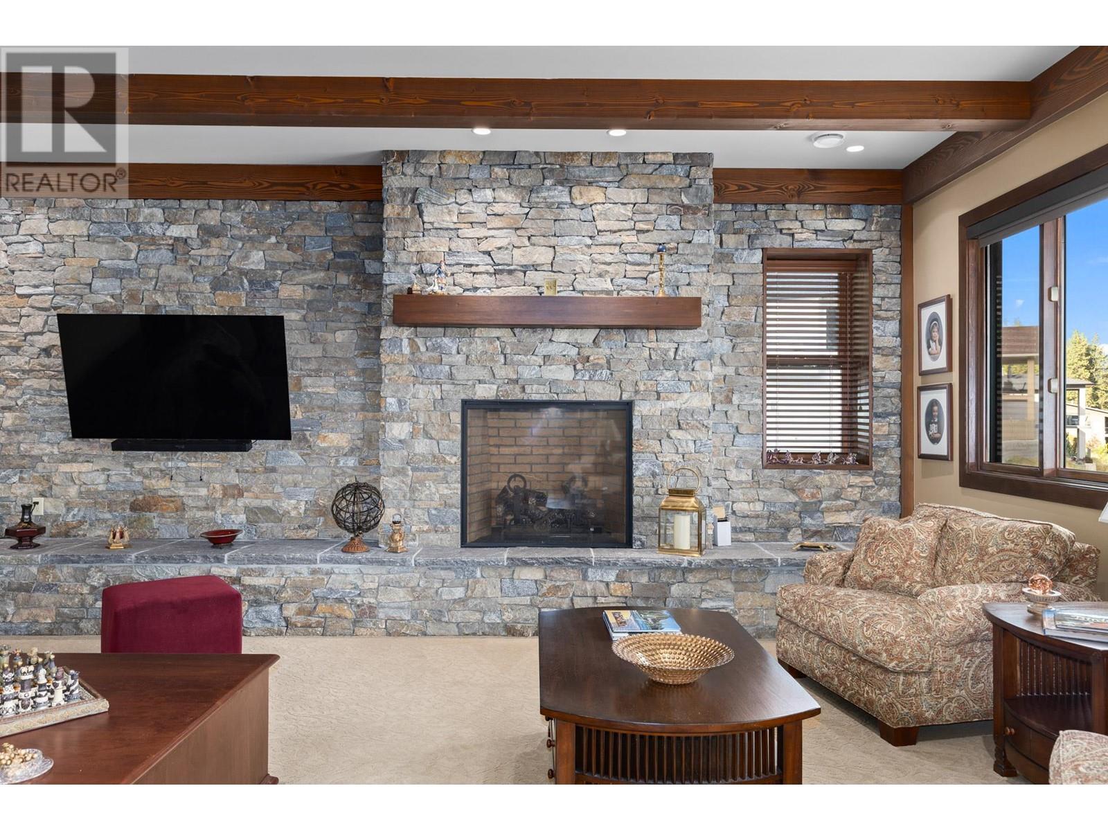  6166 Seymoure Avenue, Peachland