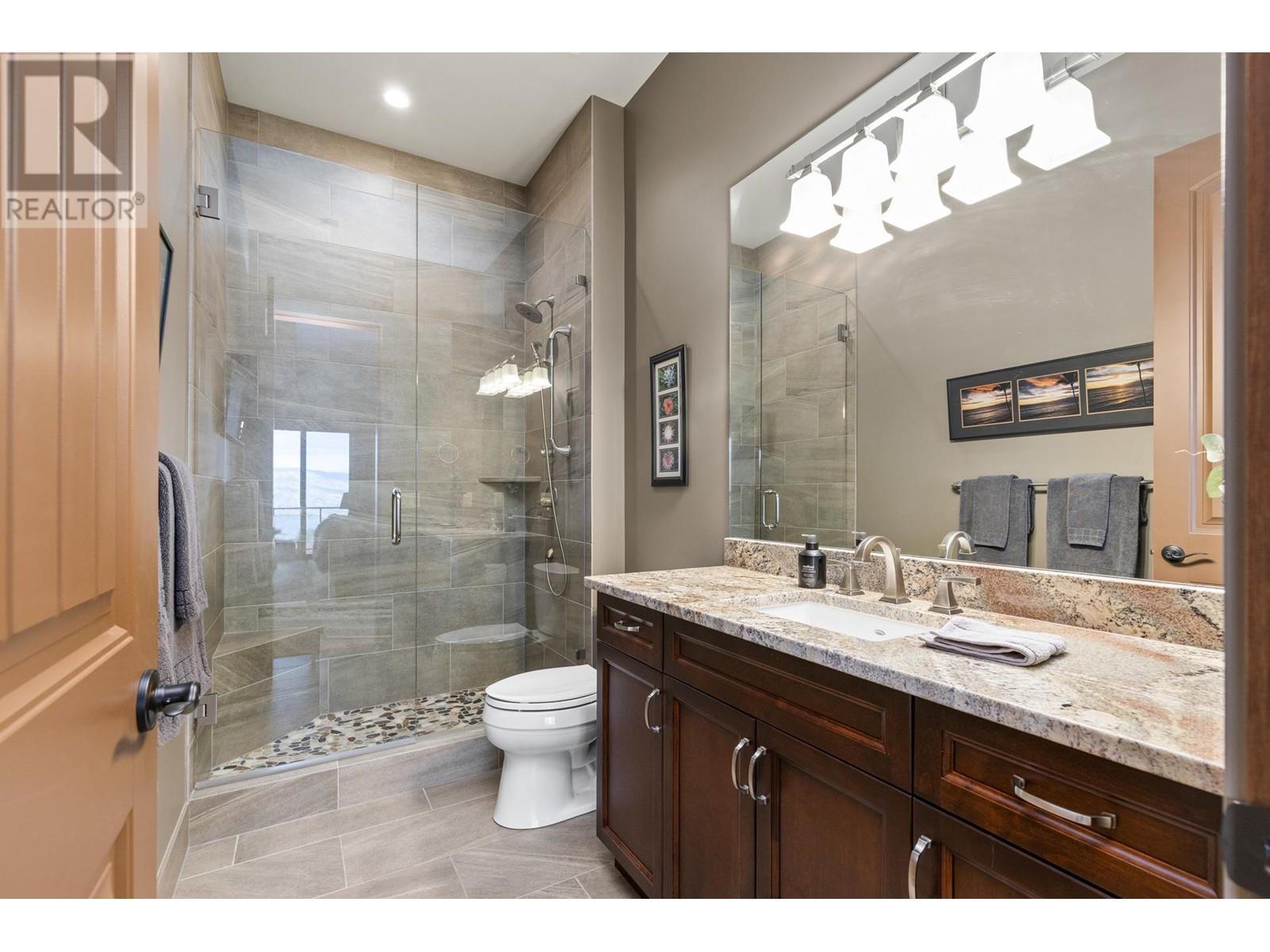  6166 Seymoure Avenue, Peachland