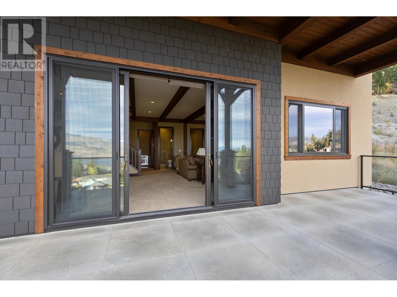  6166 Seymoure Avenue, Peachland