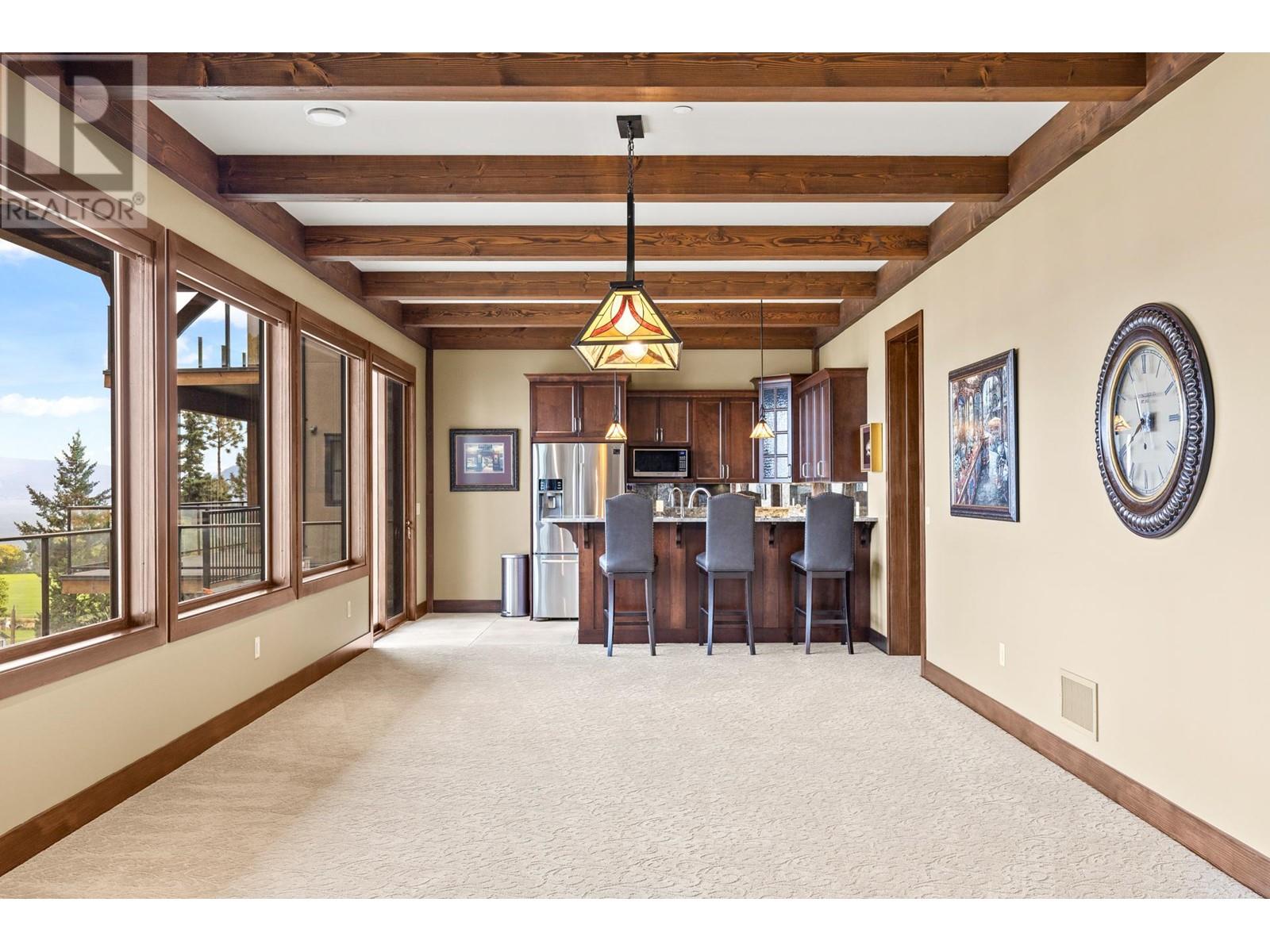  6166 Seymoure Avenue, Peachland