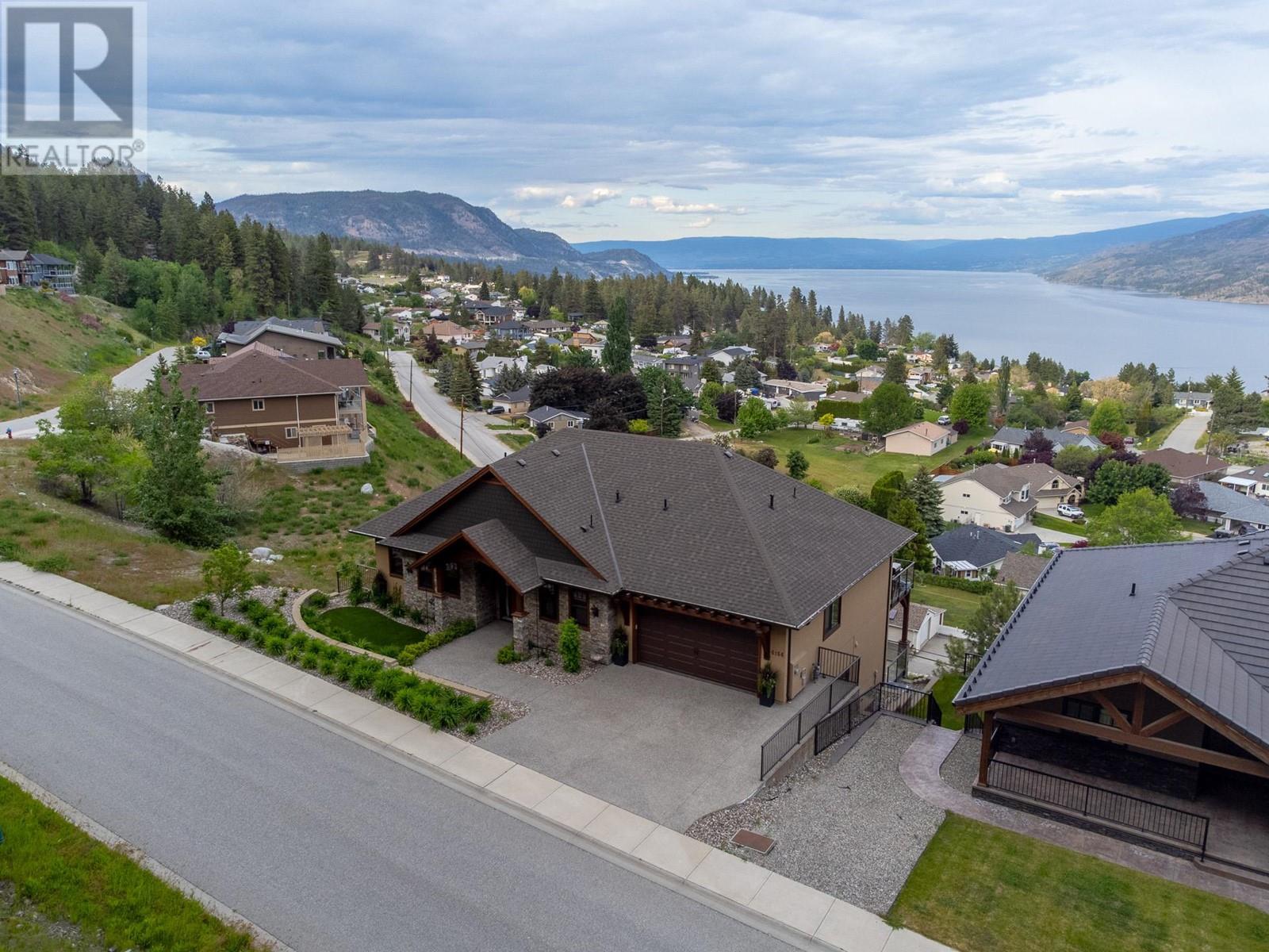  6166 Seymoure Avenue, Peachland