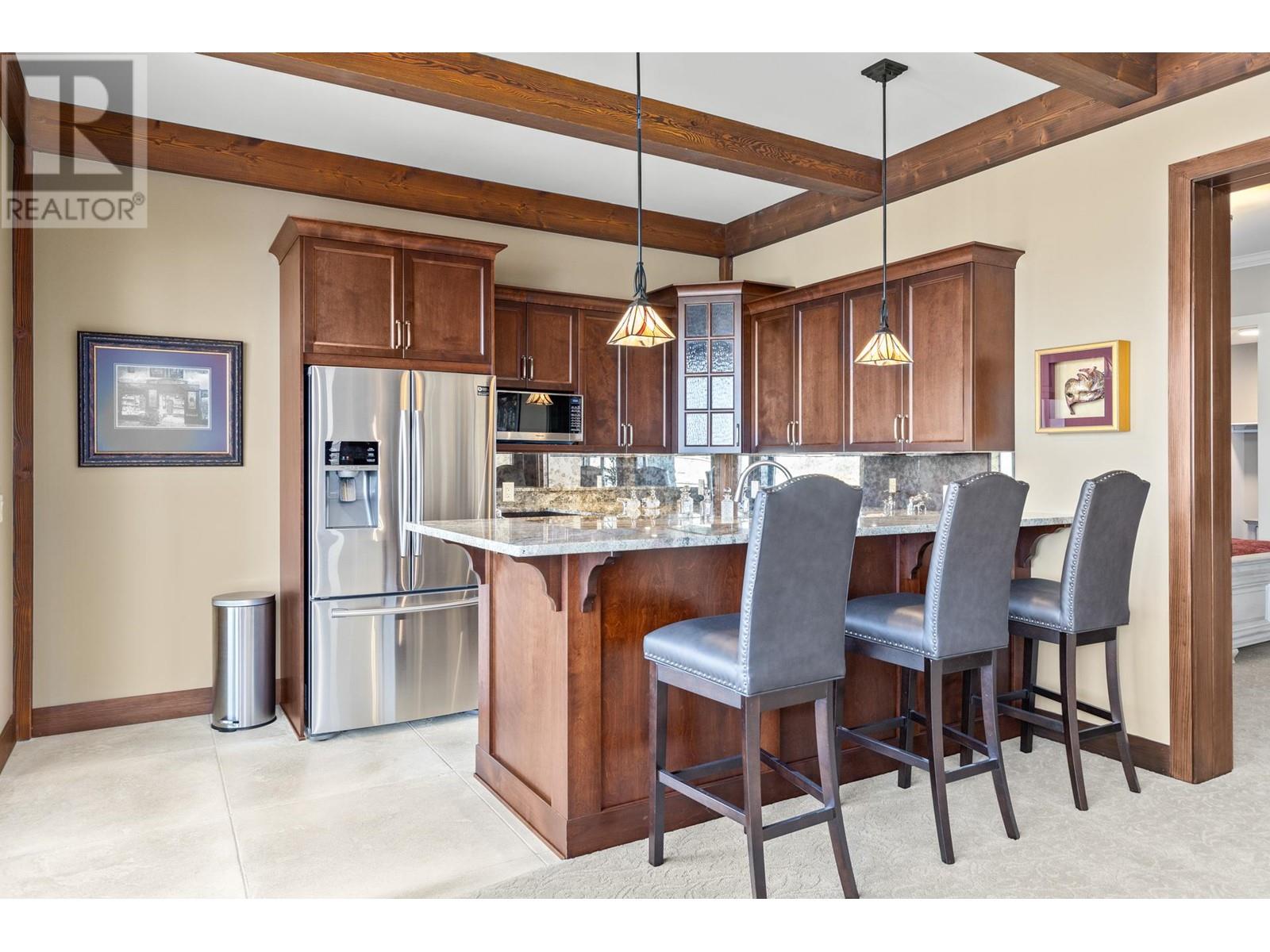  6166 Seymoure Avenue, Peachland