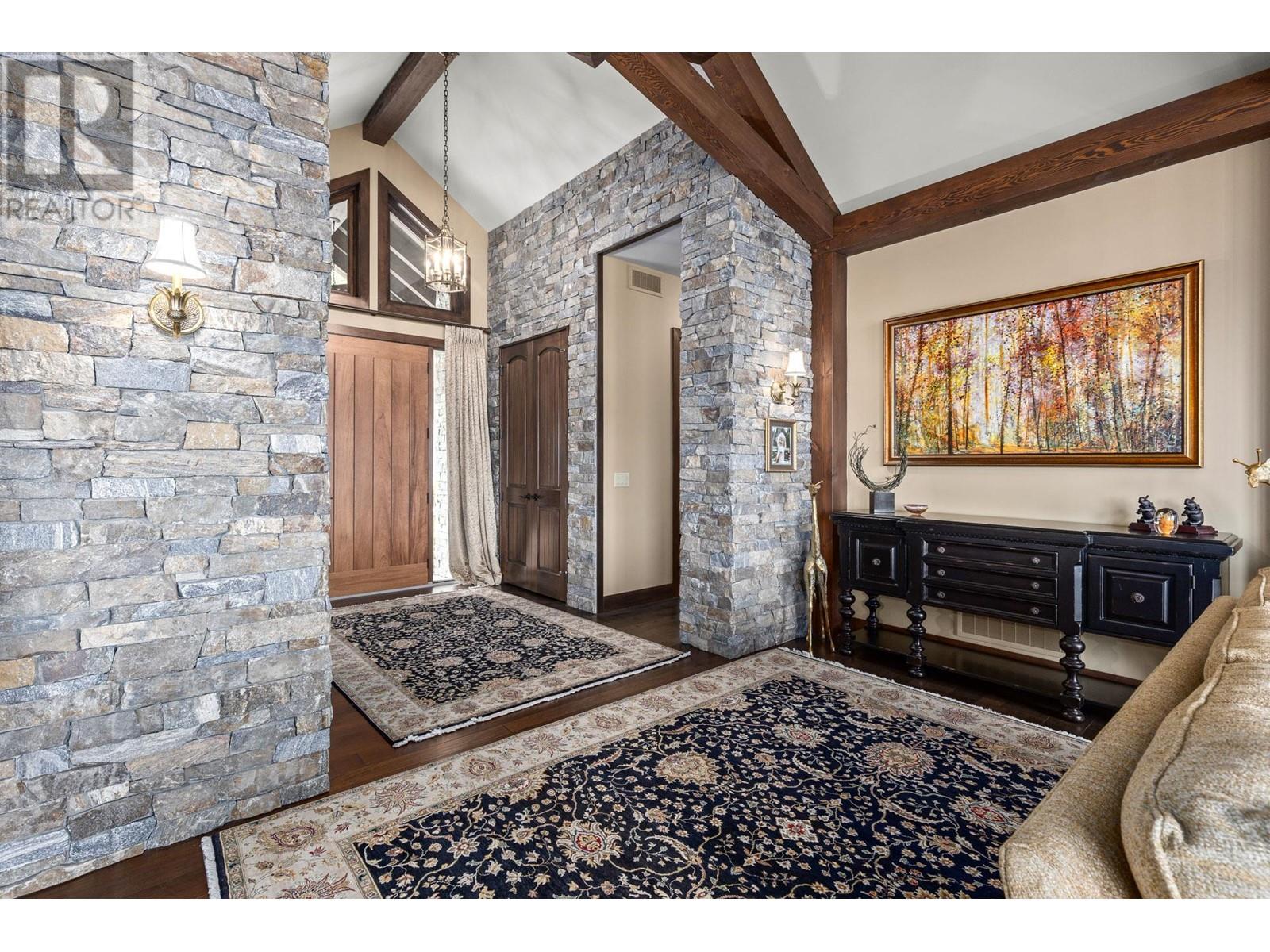  6166 Seymoure Avenue, Peachland