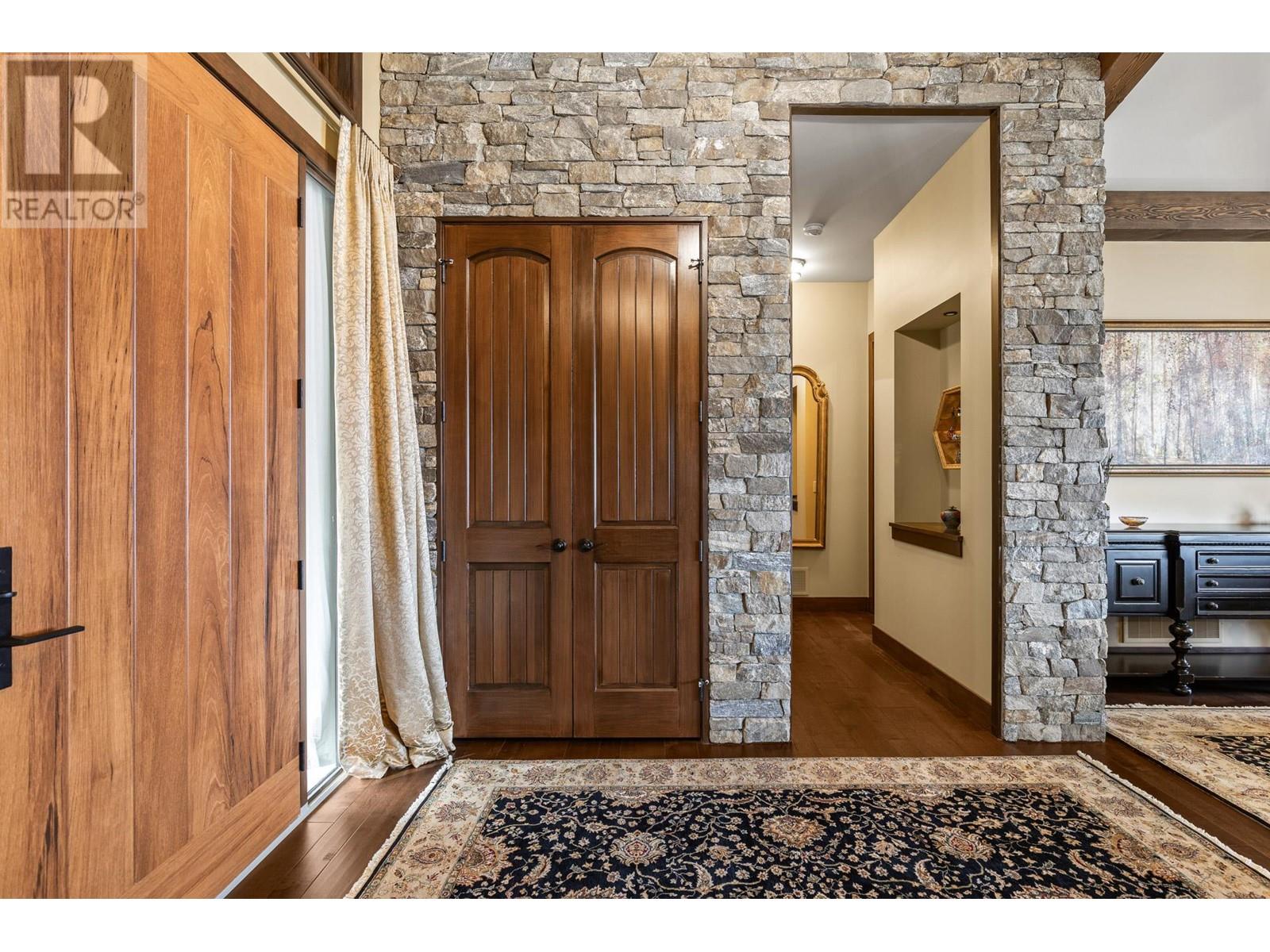  6166 Seymoure Avenue, Peachland