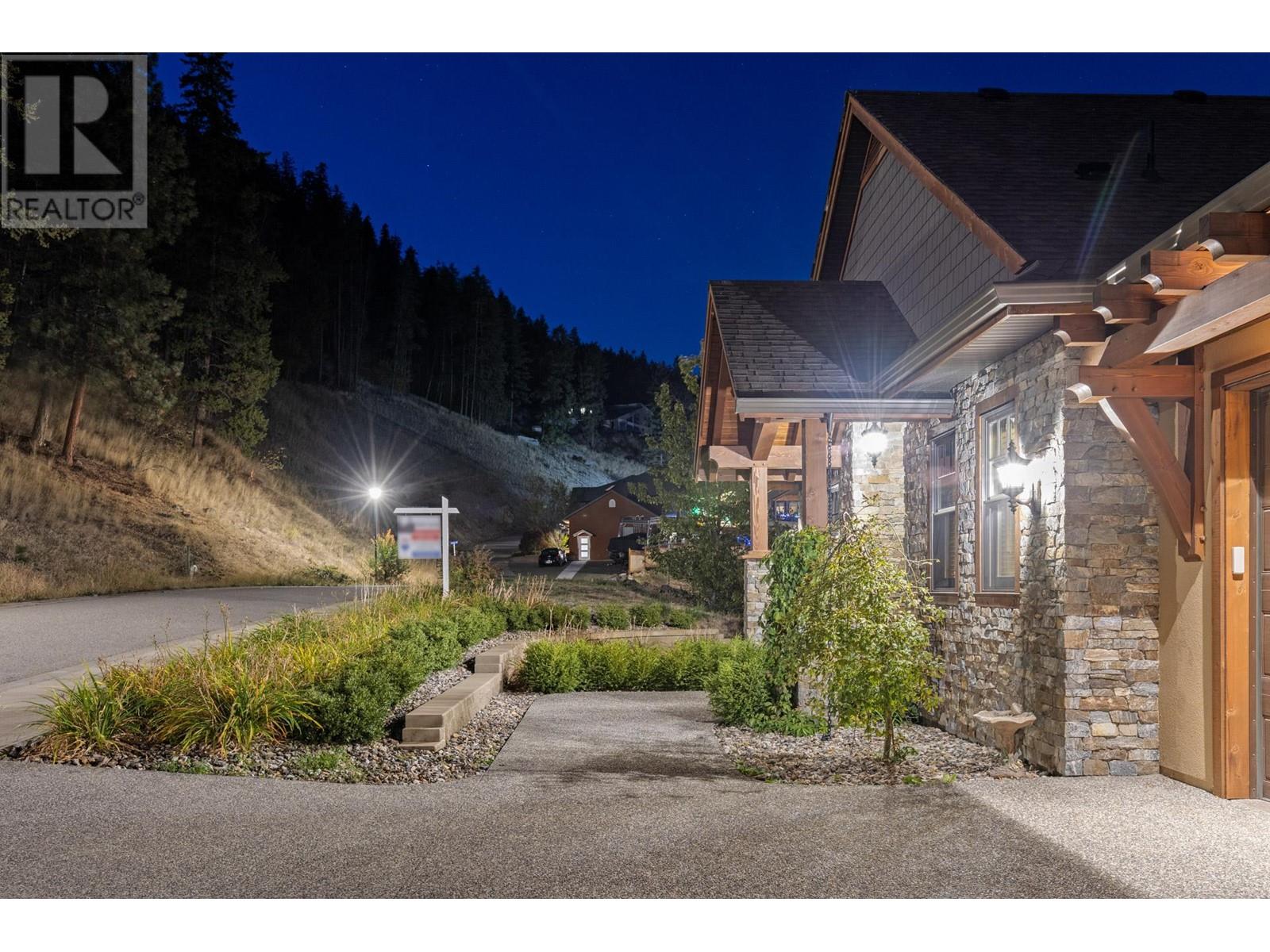  6166 Seymoure Avenue, Peachland