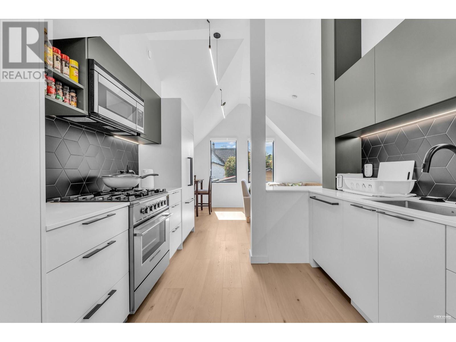258 E 17TH AVENUE, Vancouver
