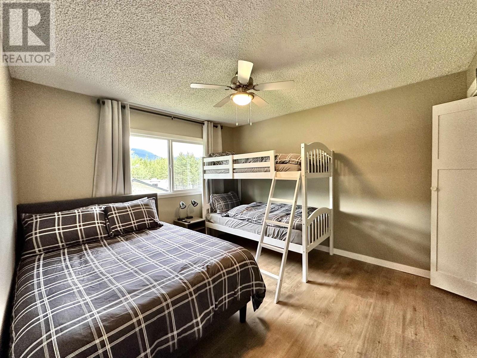 1915 CRANBERRY PLACE, Valemount