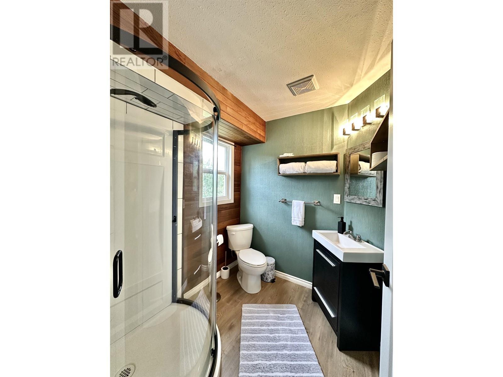 1915 CRANBERRY PLACE, Valemount