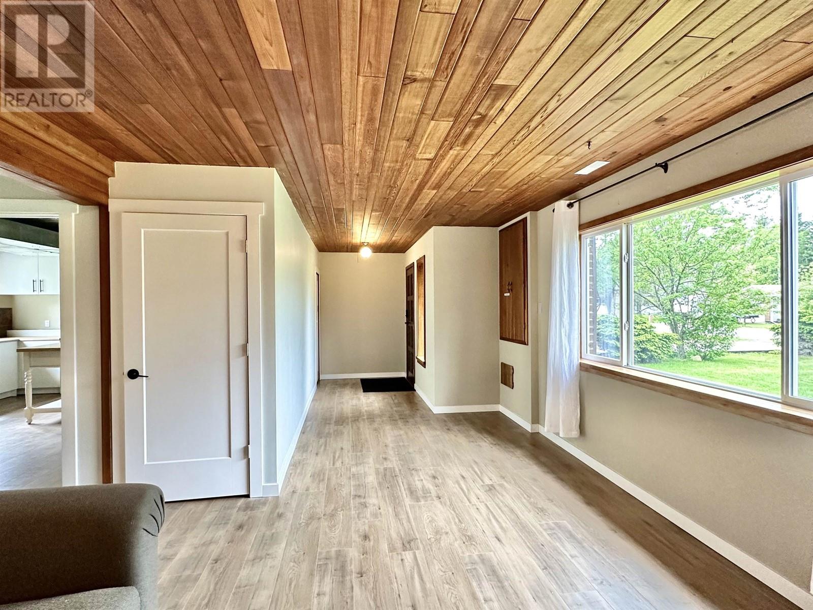 1915 CRANBERRY PLACE, Valemount