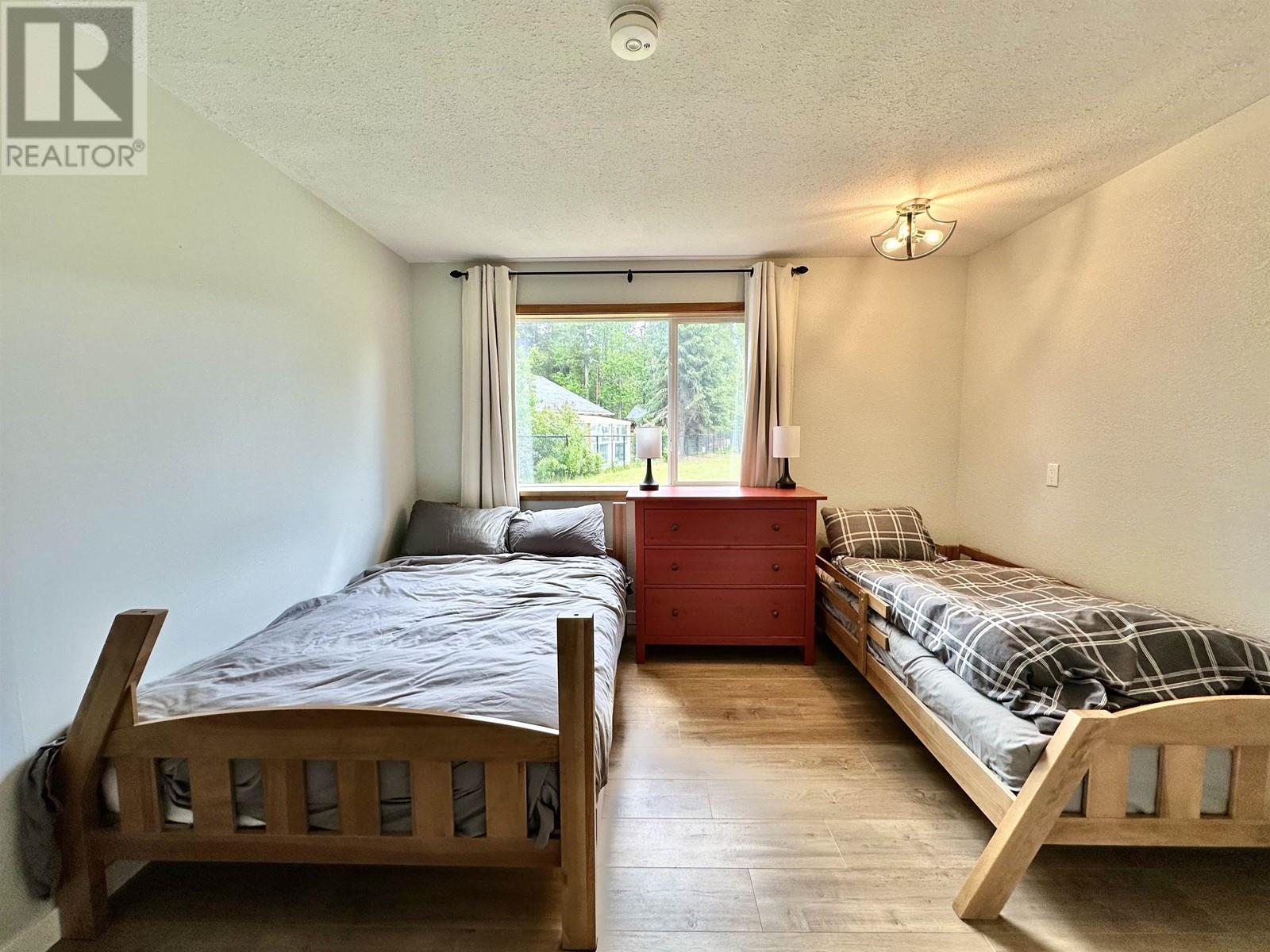 1915 CRANBERRY PLACE, Valemount