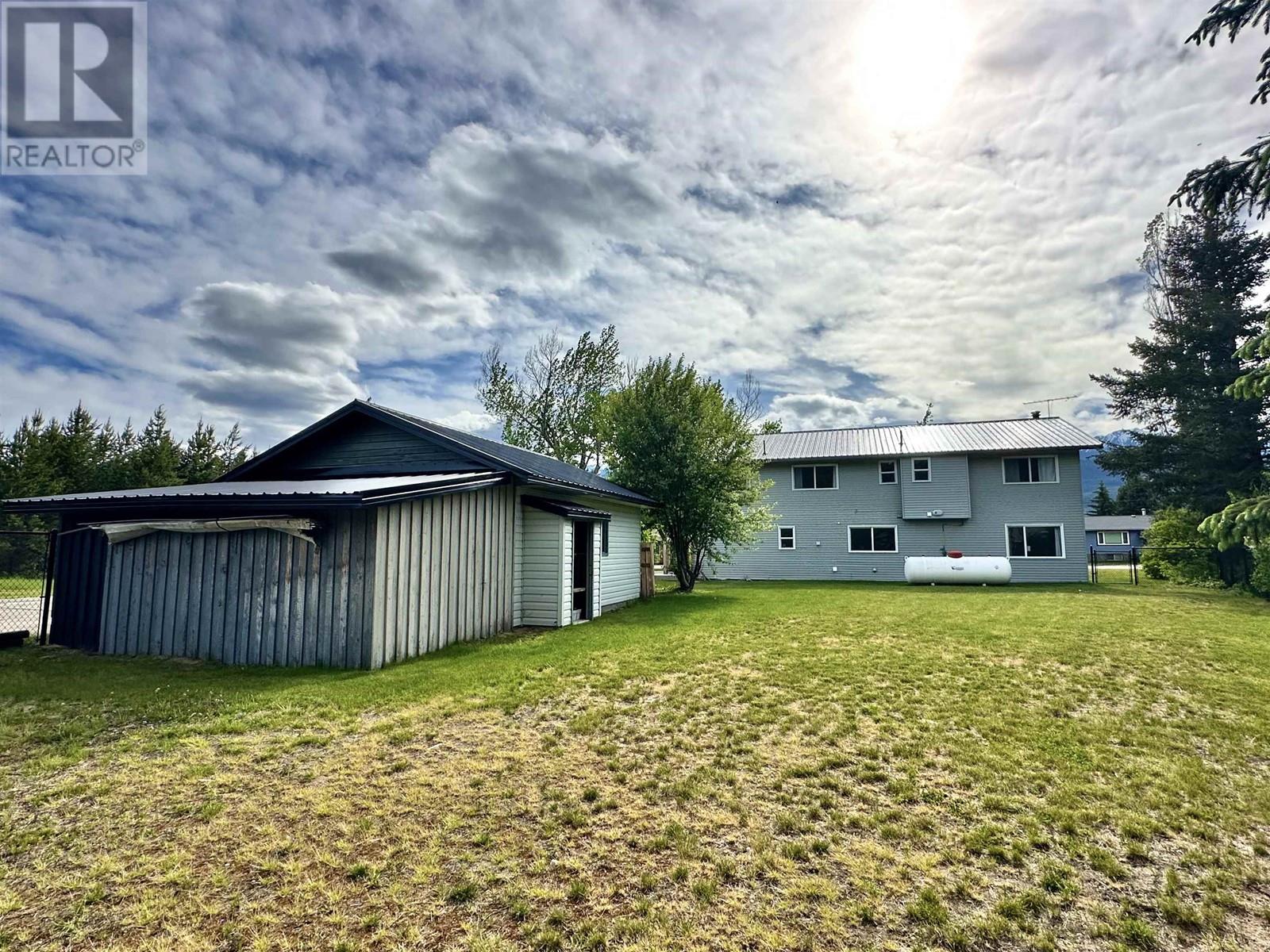 1915 CRANBERRY PLACE, Valemount
