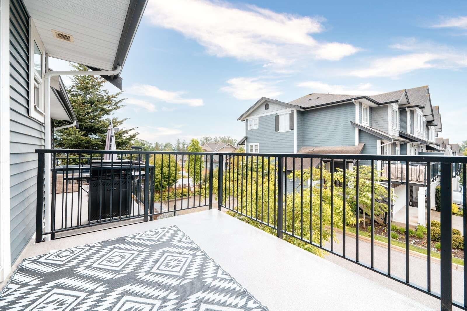 17 7157 210 STREET, Langley