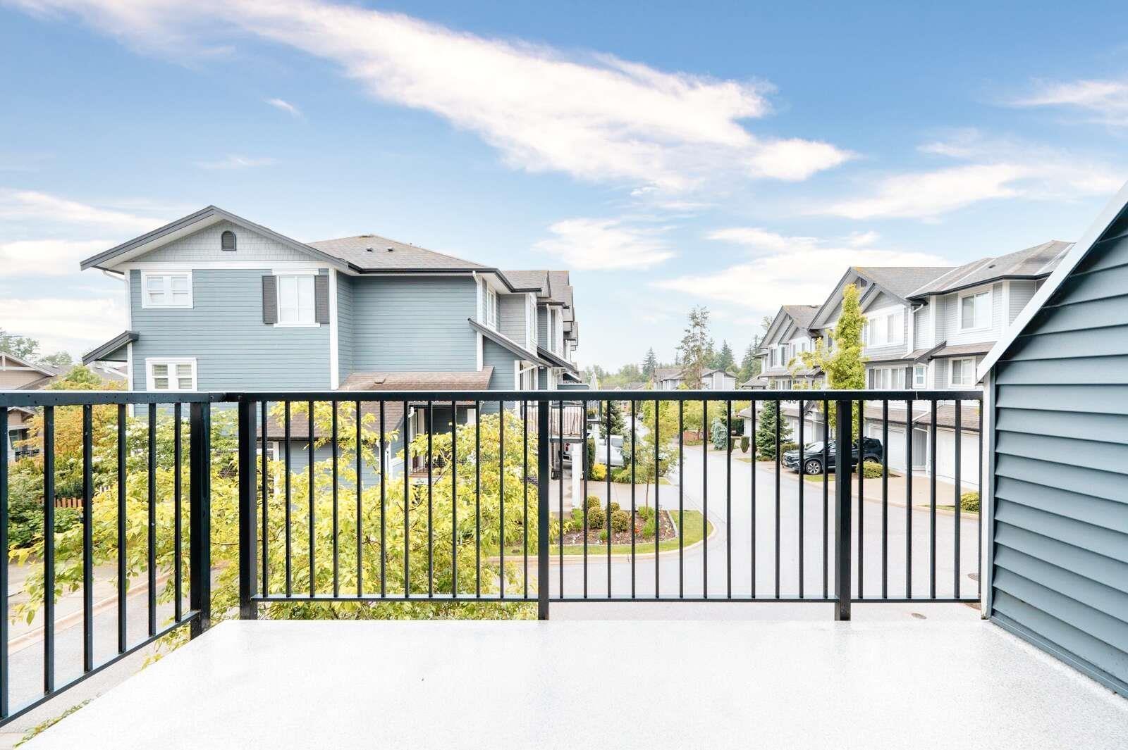 17 7157 210 STREET, Langley