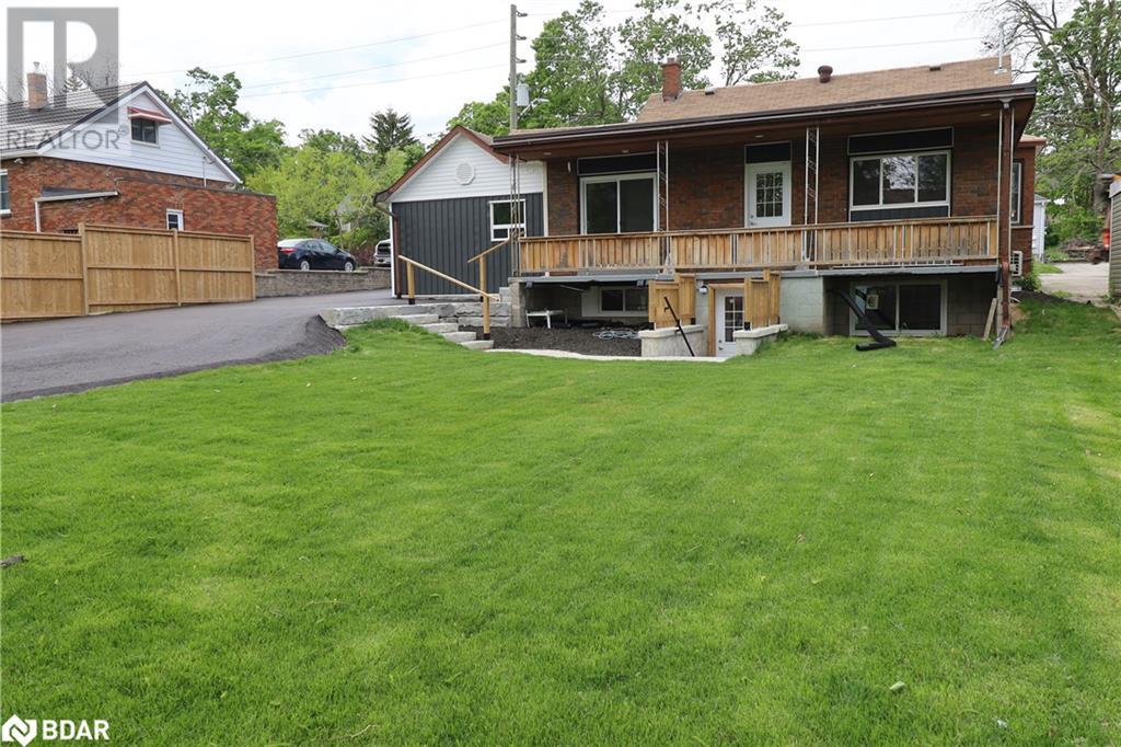 Photo 1 of 47 E Grove Street E, Barrie ON