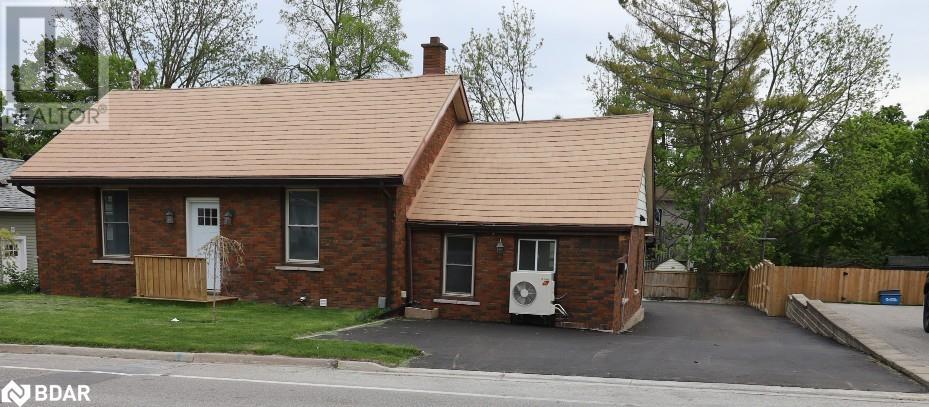Photo 2 of 47 E Grove Street E, Barrie ON