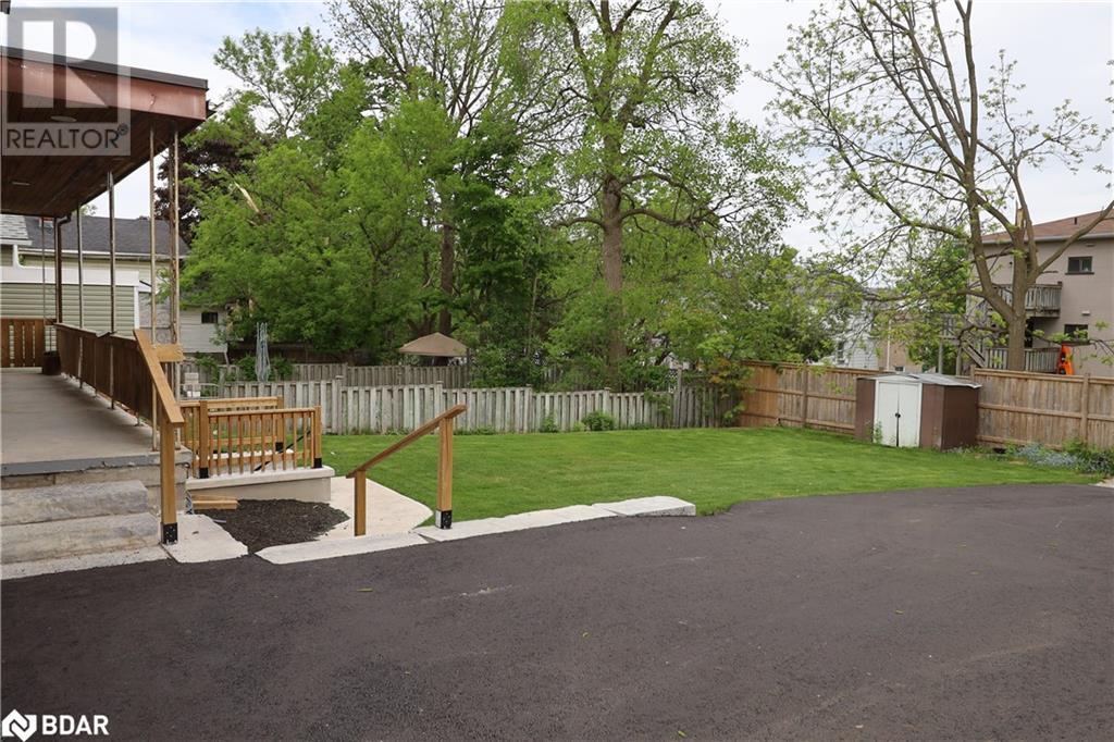 Photo 18 of 47 E Grove Street E, Barrie ON