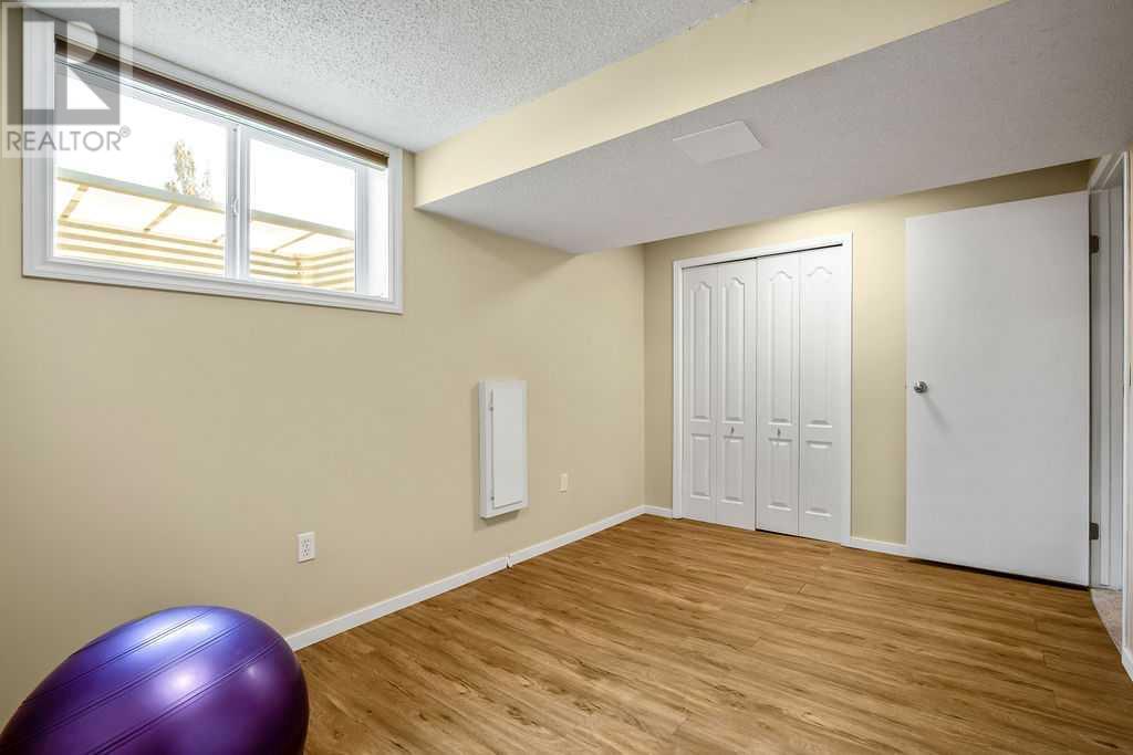 Single Family House Bungalow for Sale in  Shawmeadows Crescent SW Shawnessy Calgary 