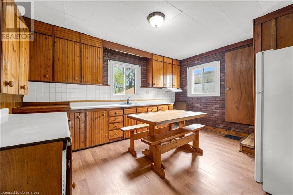 Photo 8 of 382 Beach Boulevard, Hamilton ON