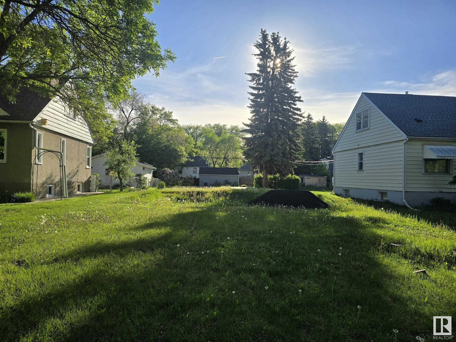 Photo 1 of 11645 St Albert Tr Nw, Edmonton AB