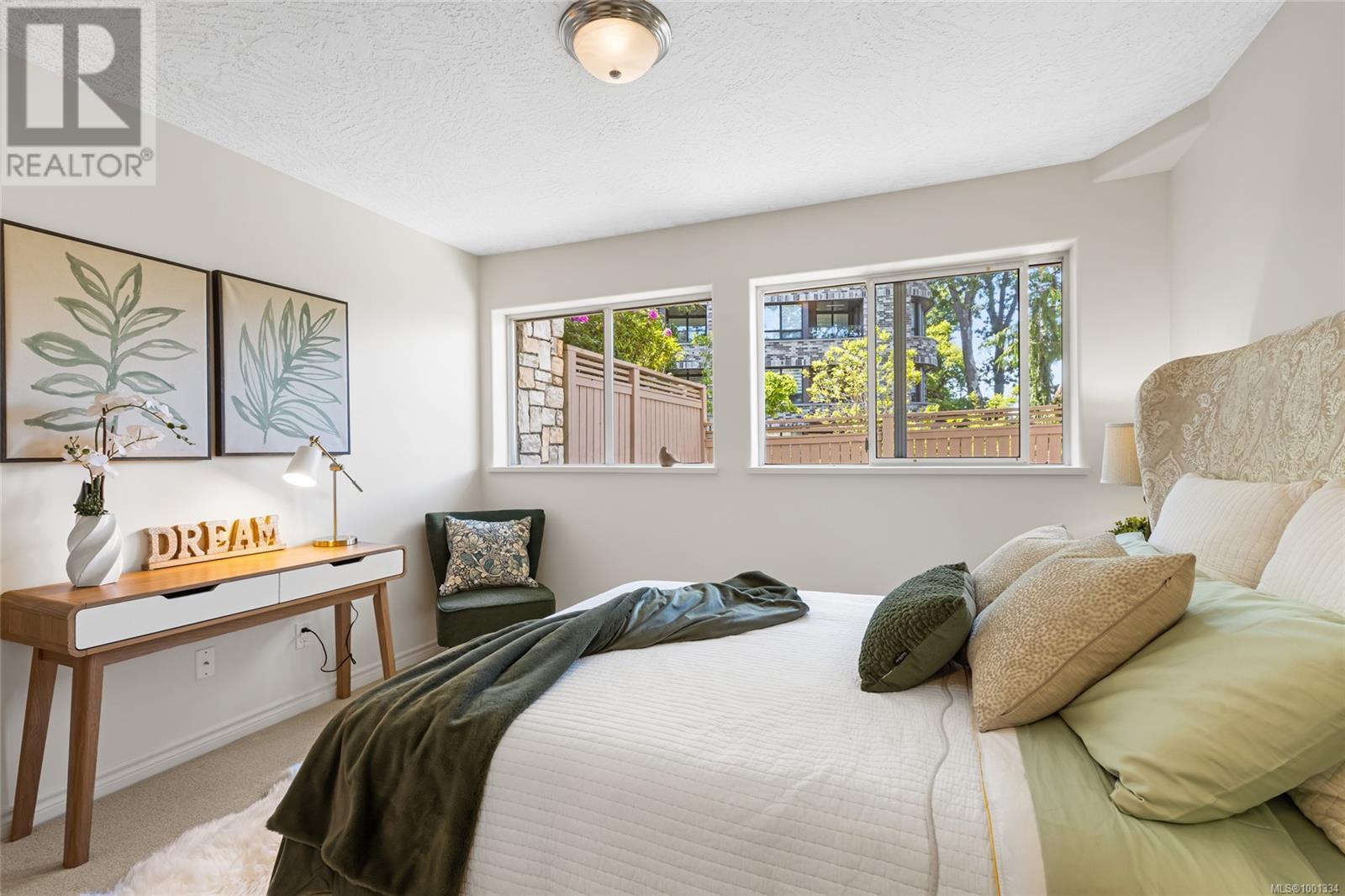 Single Family House for Sale in   Fort St Pentrelew Place Victoria 