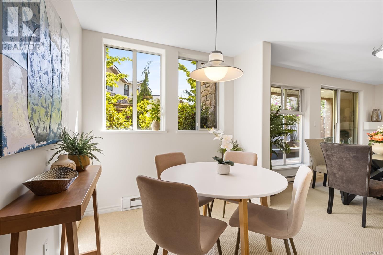 Single Family House for Sale in   Fort St Pentrelew Place Victoria 