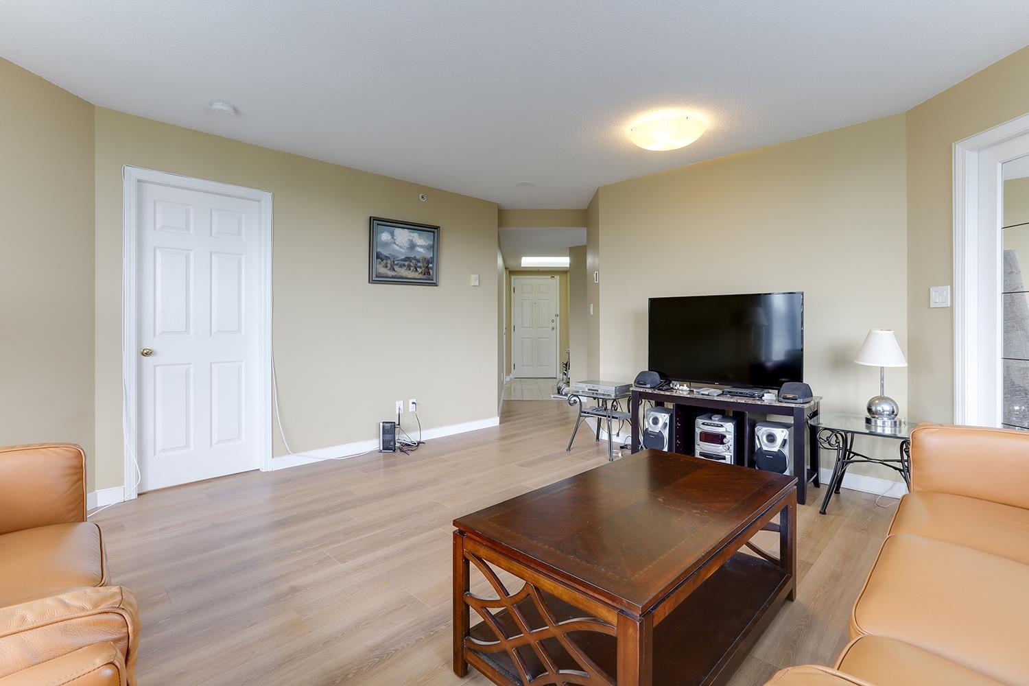 Photo 4 of 607 13383 108 Avenue, Surrey BC