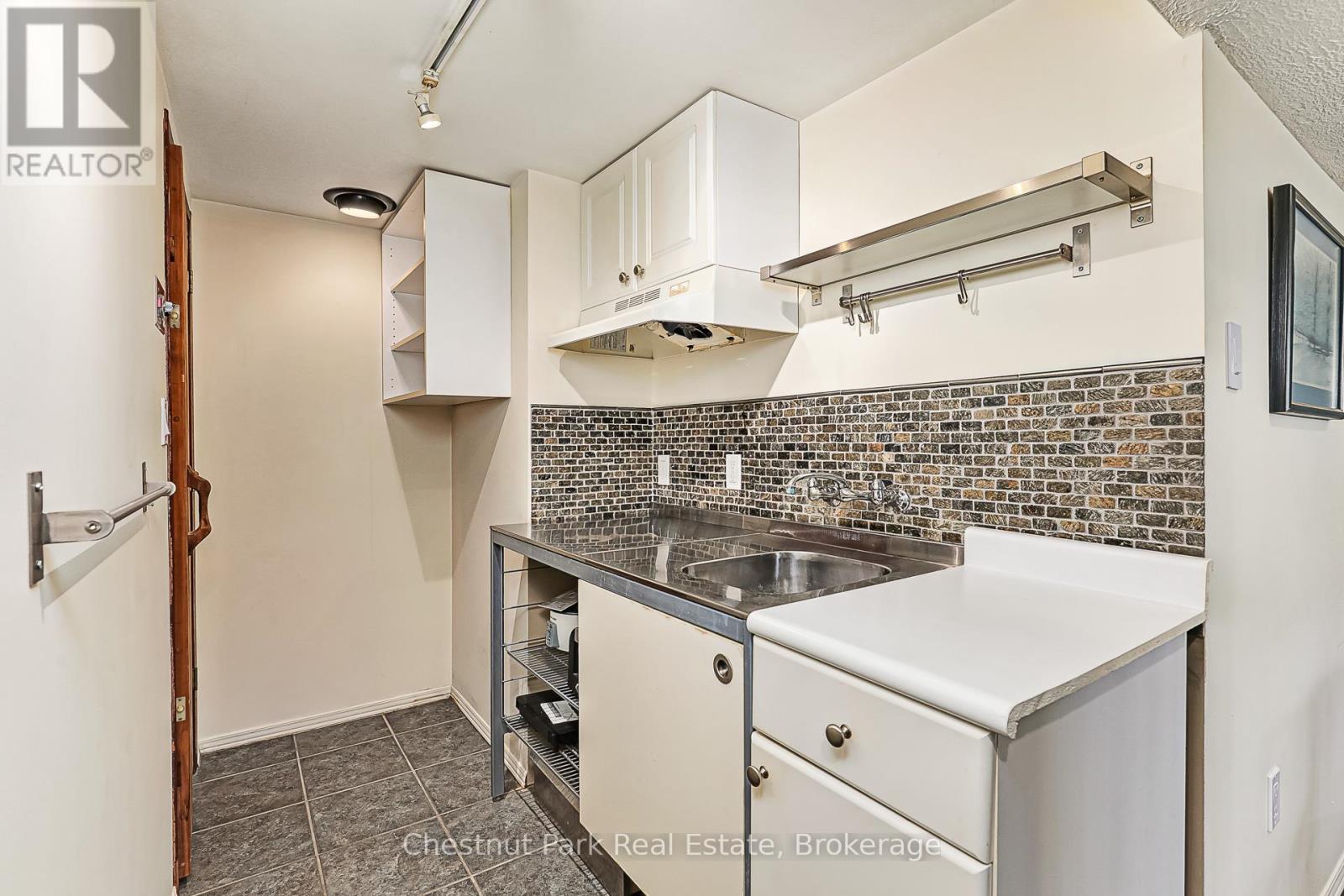 174386 LOWER VALLEY ROAD - 24