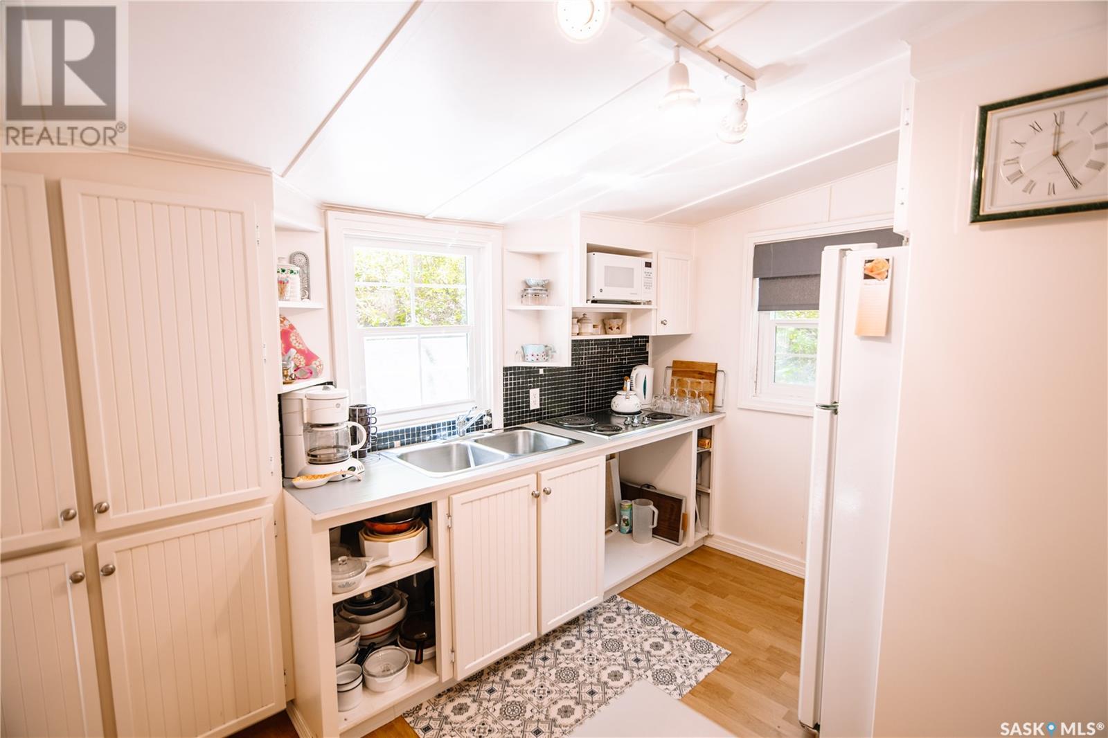 Photo 39 of 117 Daly Avenue, Regina Beach SK