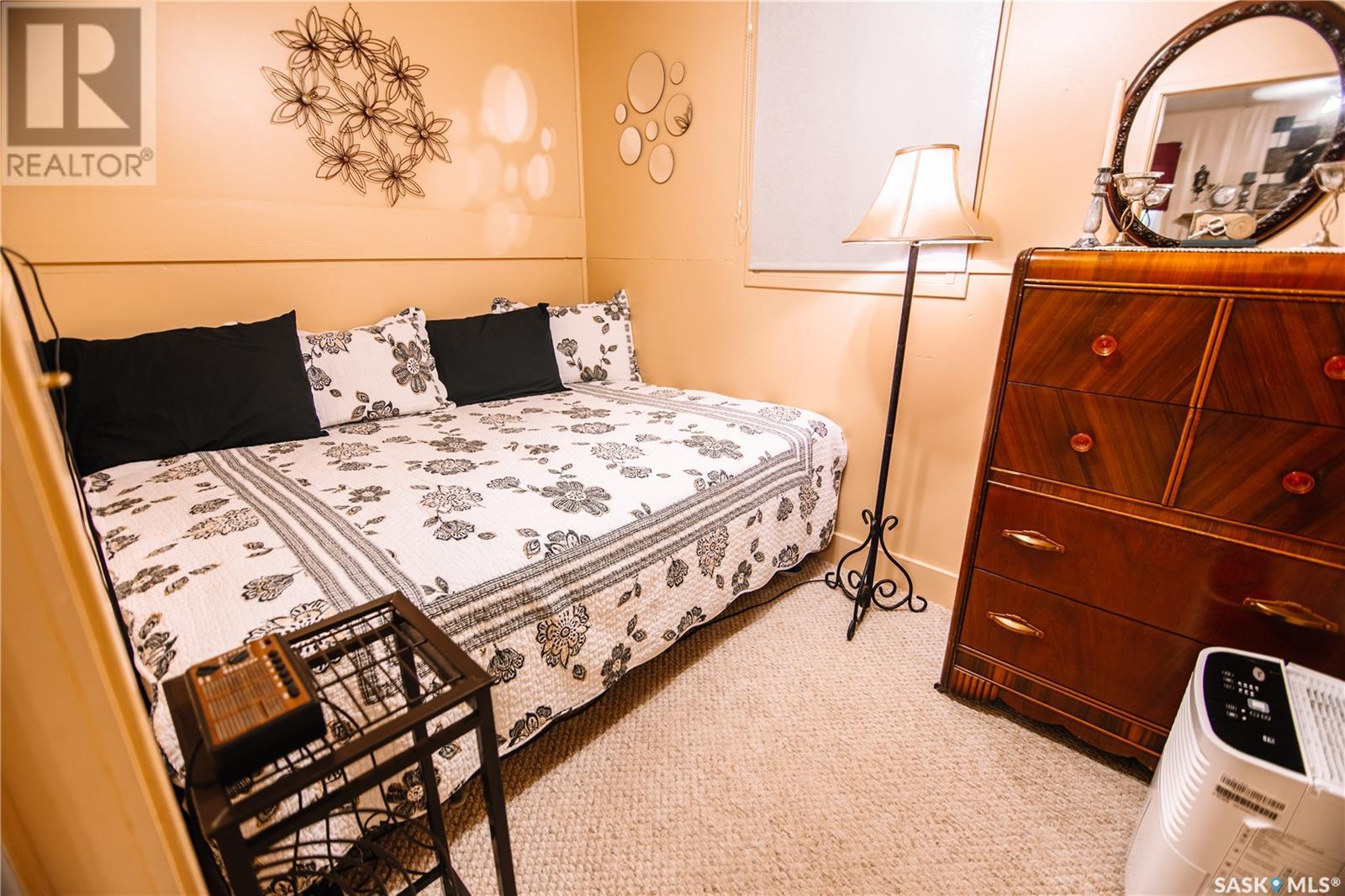 Photo 43 of 117 Daly Avenue, Regina Beach SK