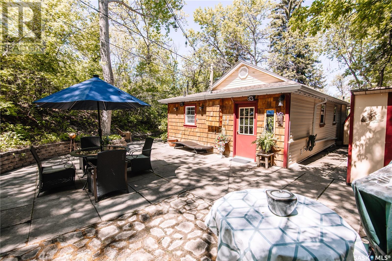 Photo 8 of 117 Daly Avenue, Regina Beach SK