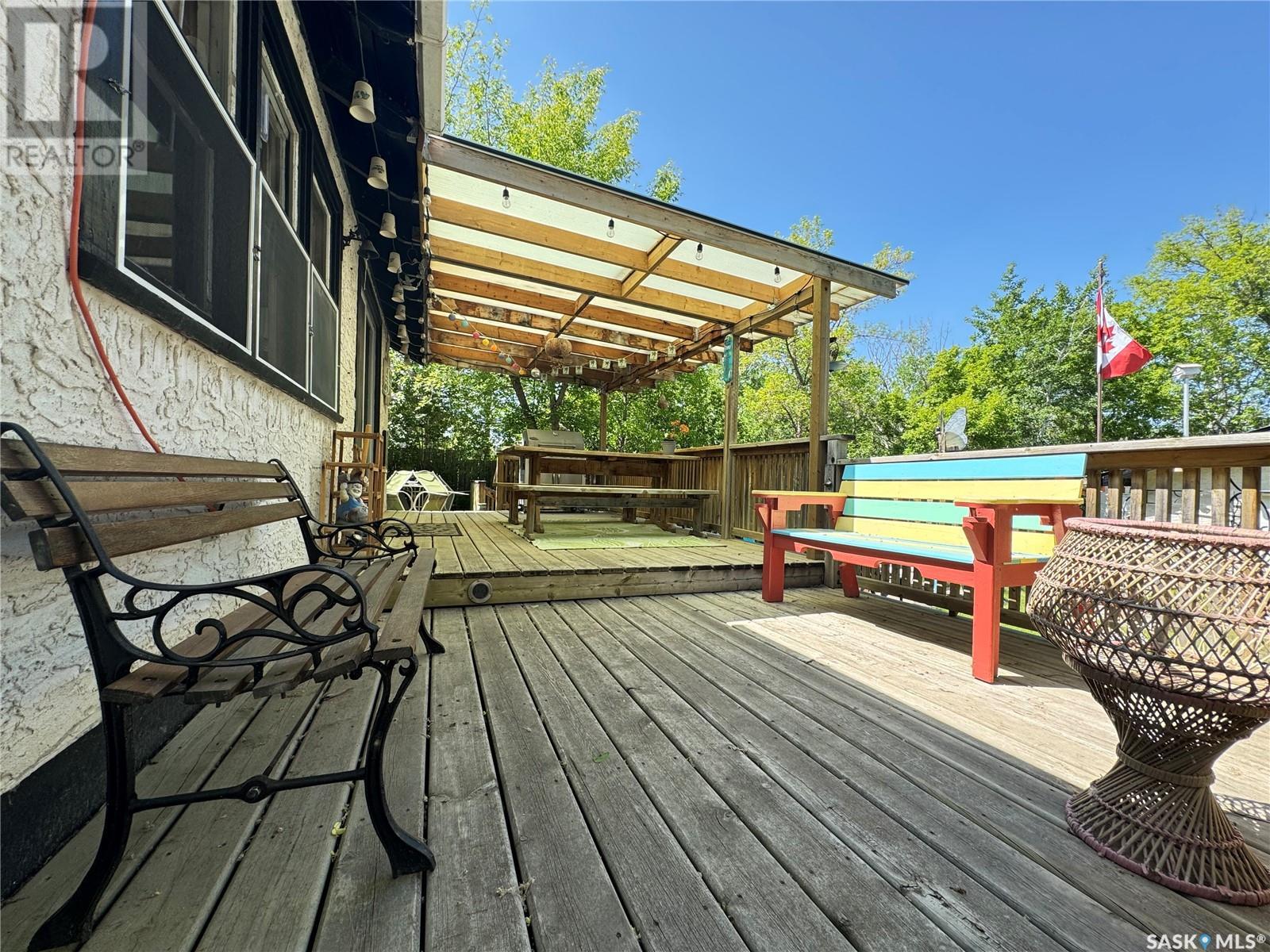 Photo 11 of 580 Nicoll Avenue, Regina Beach SK