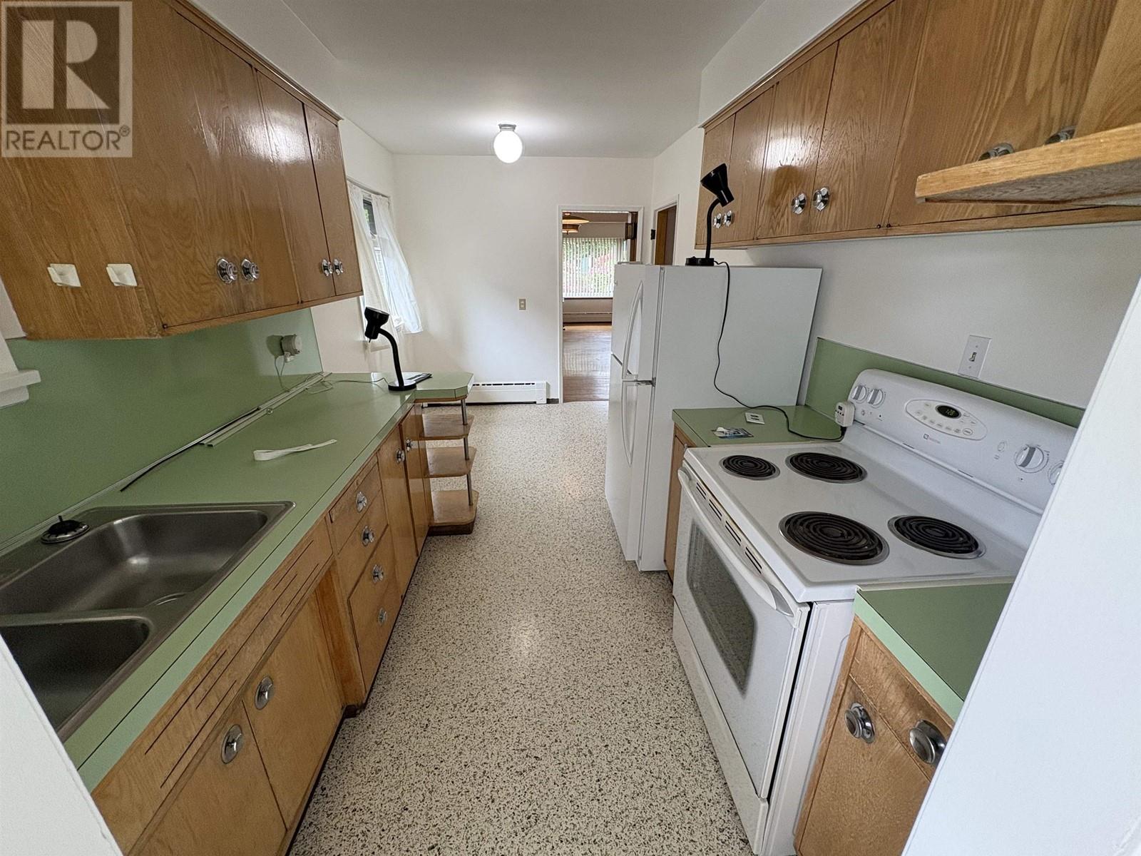 Photo 4 of 312 E 46th Avenue, Vancouver BC