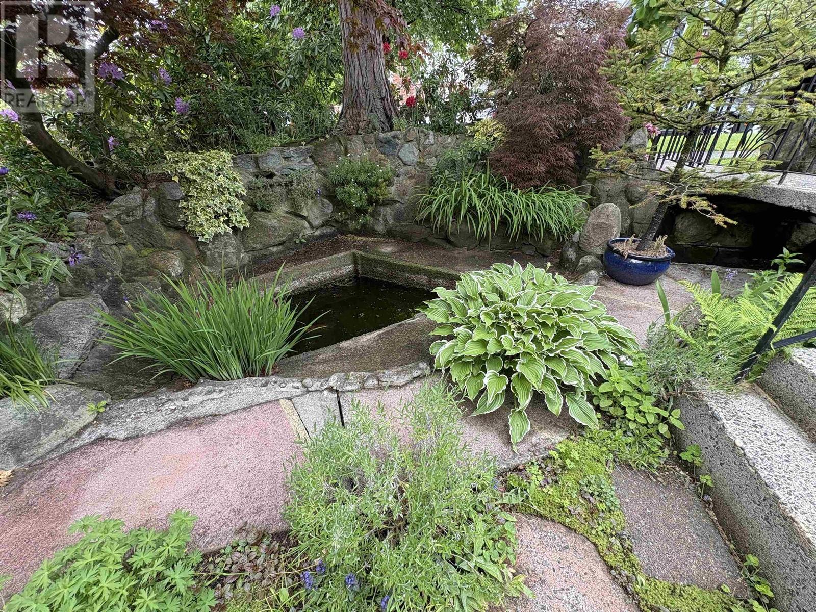 Photo 3 of 312 E 46th Avenue, Vancouver BC