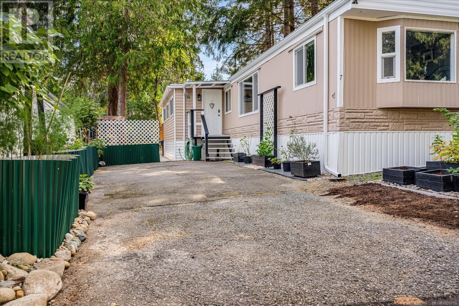 Photo 30 of 7 1247 Arbutus Rd, Parksville BC