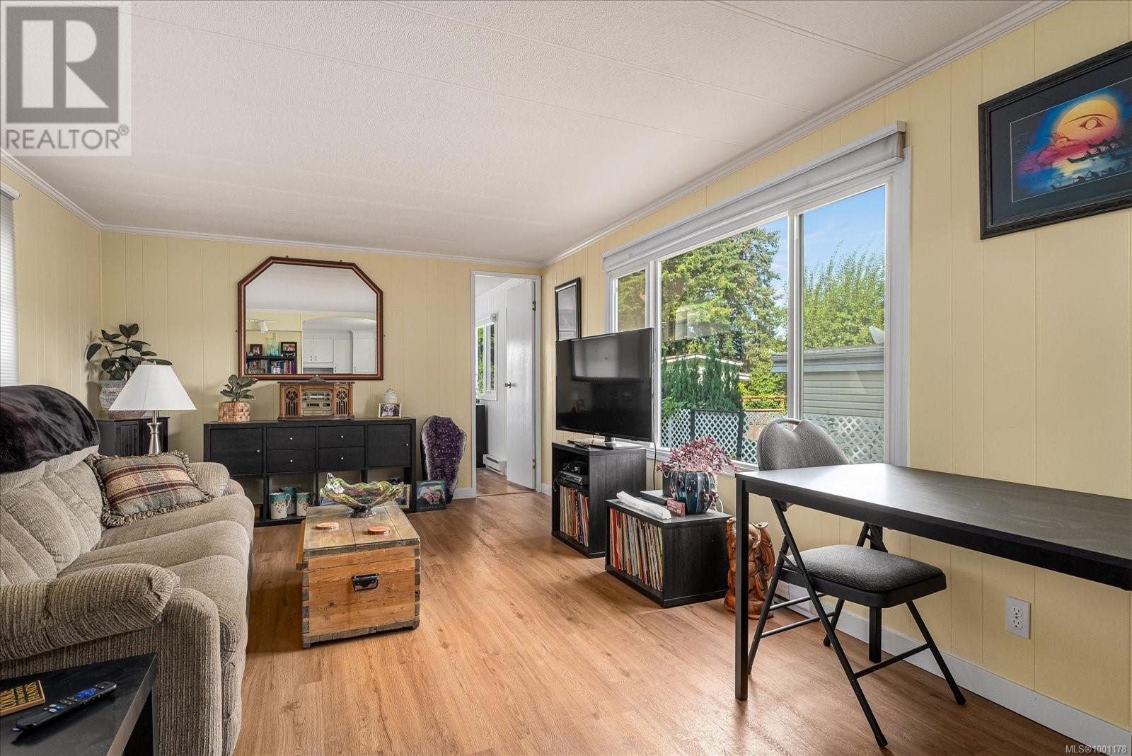 Photo 10 of 7 1247 Arbutus Rd, Parksville BC